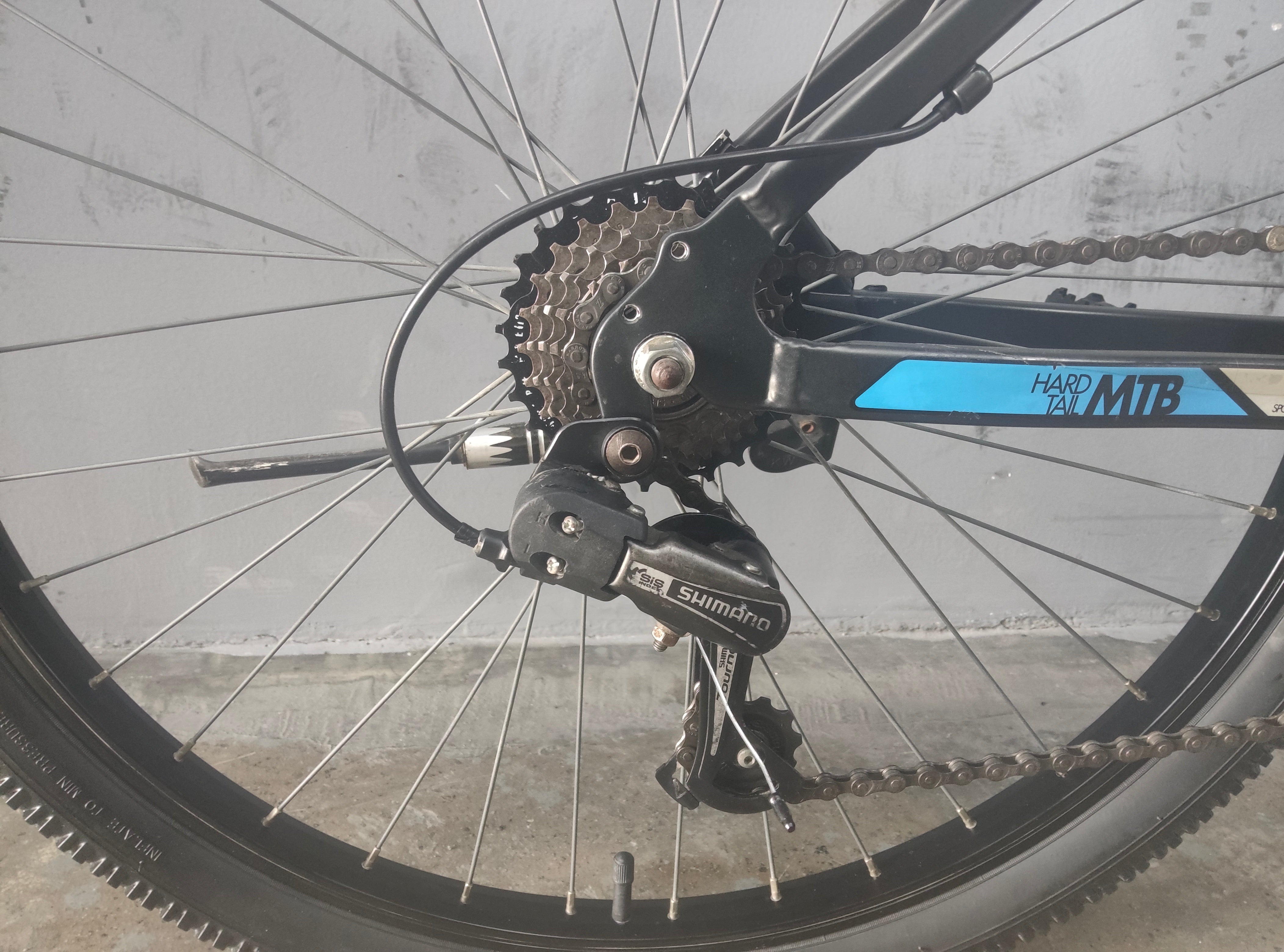 B'twin Rockrider 340 Mountain Bike