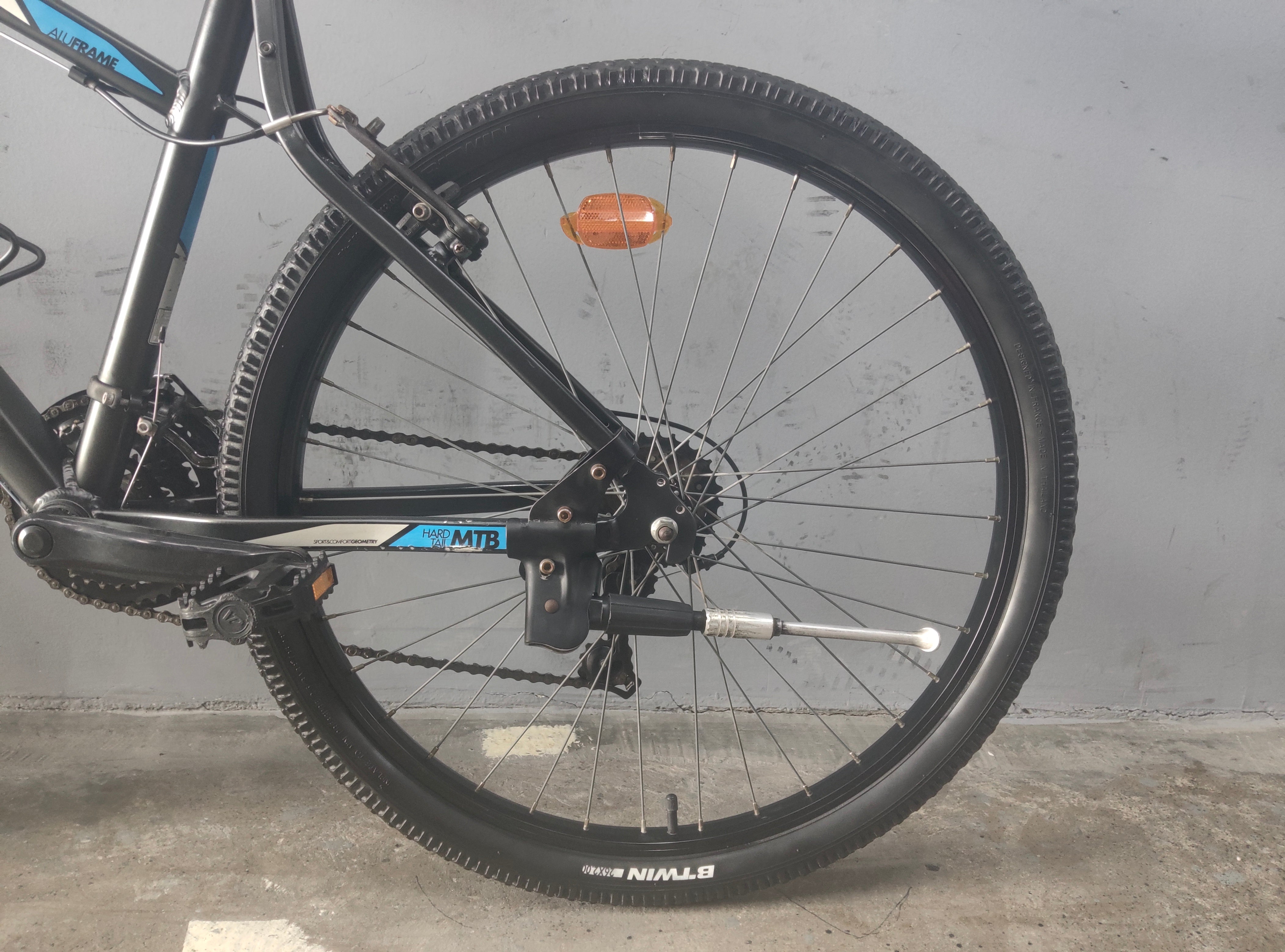 B'twin Rockrider 340 Mountain Bike