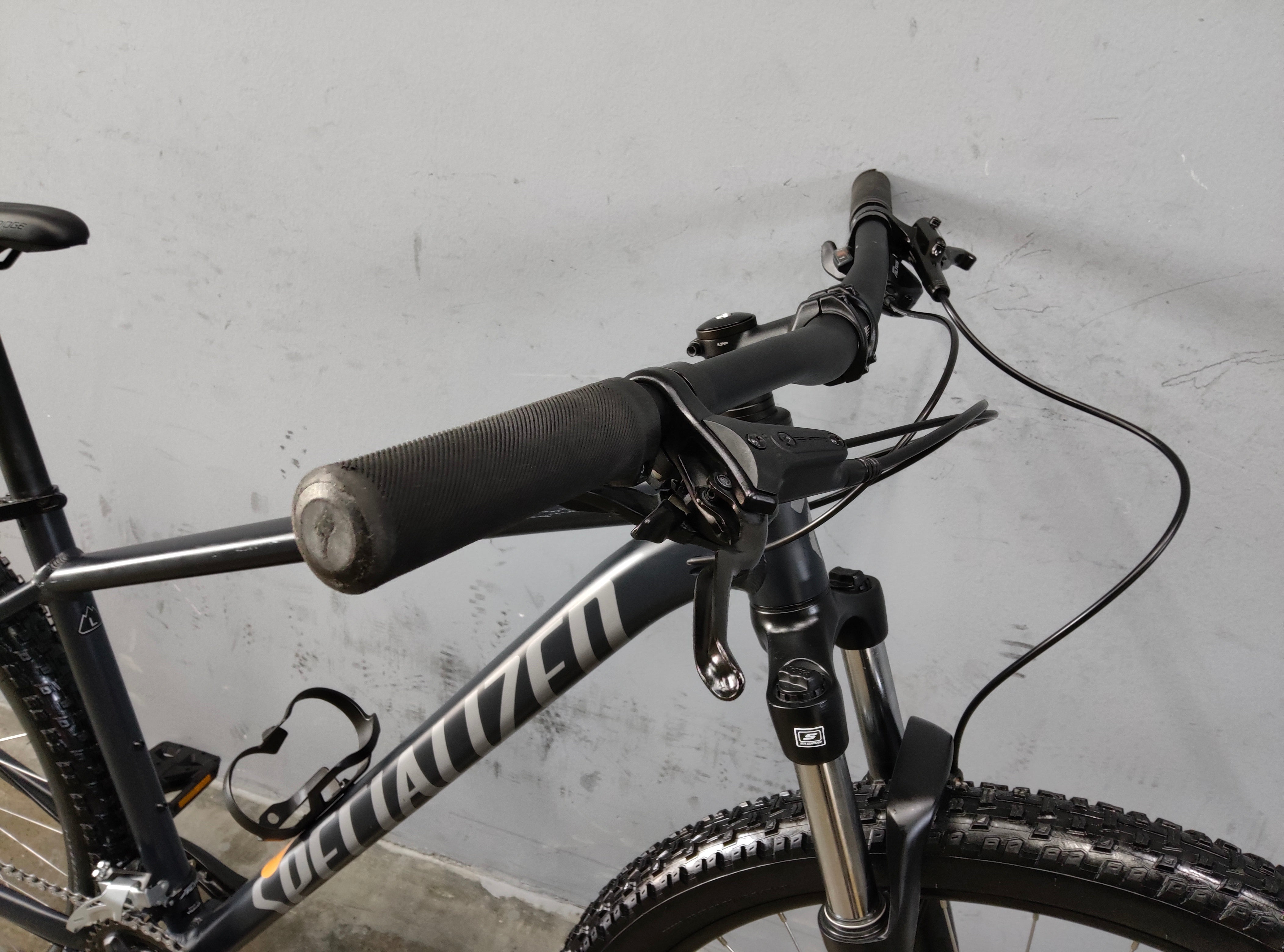 Specialized Rockhopper Sport Mountain Bike