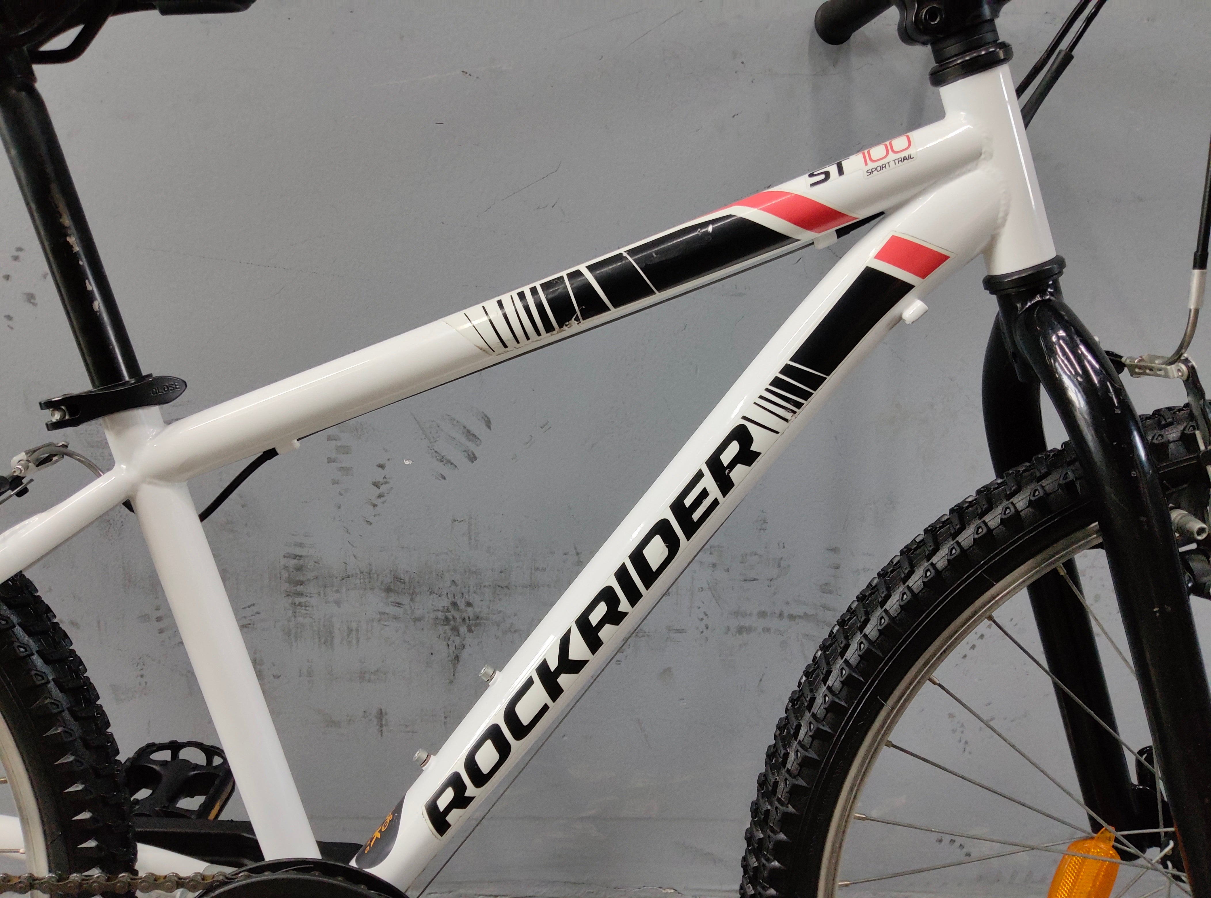 B'Twin Rockrider ST-100 Kids Bike