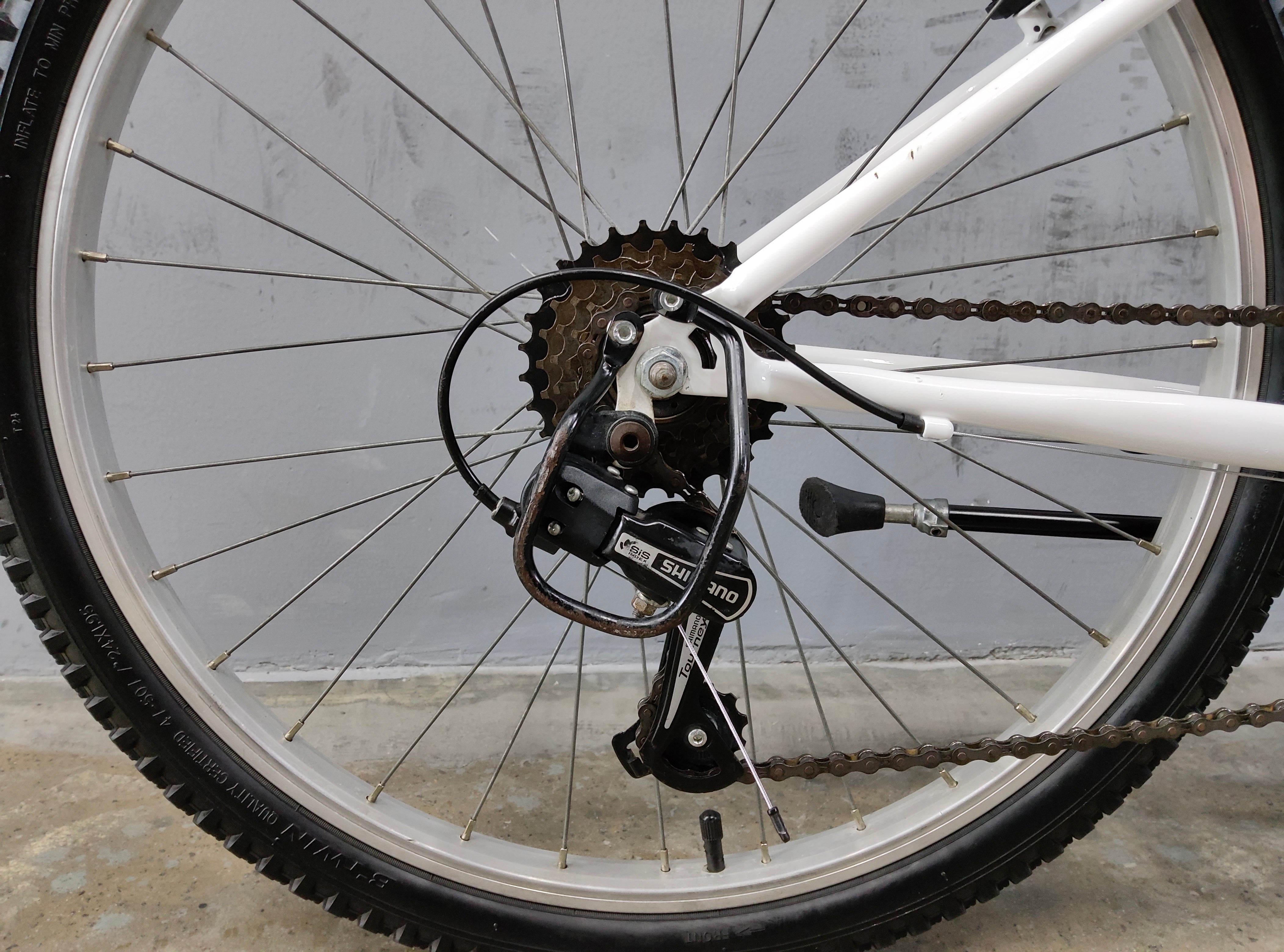 B'Twin Rockrider ST-100 Kids Bike