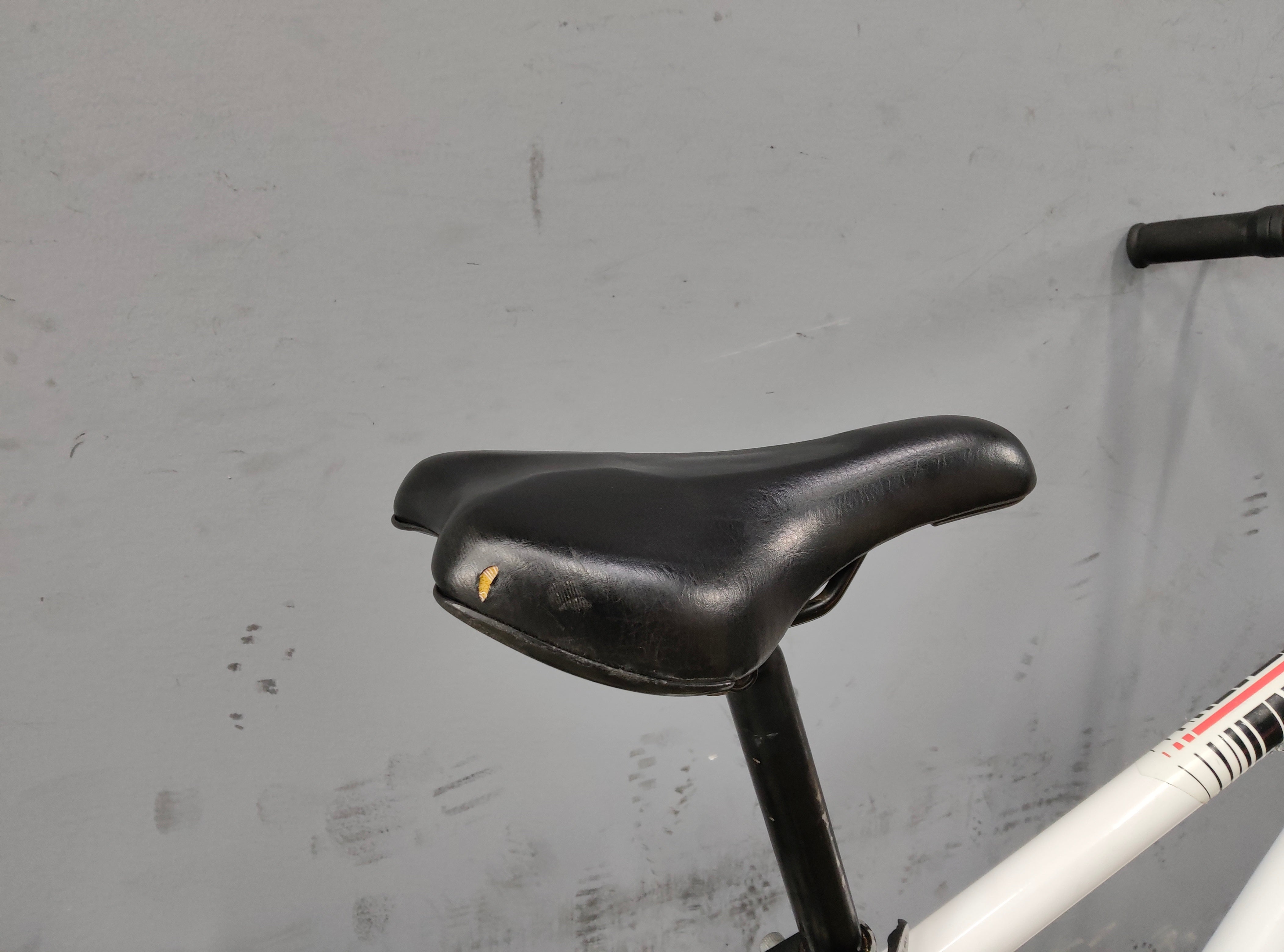 B'Twin Rockrider ST-100 Kids Bike