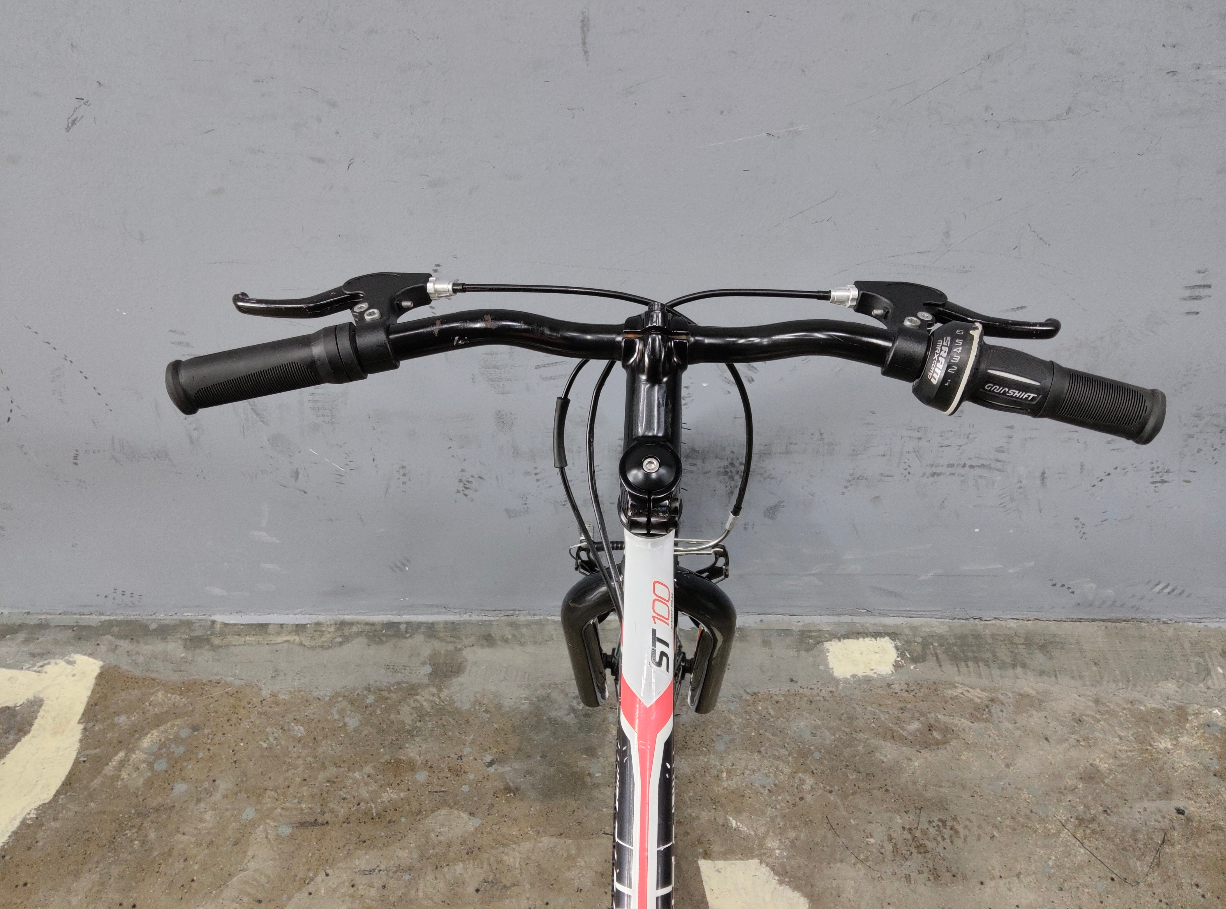 B'Twin Rockrider ST-100 Kids Bike