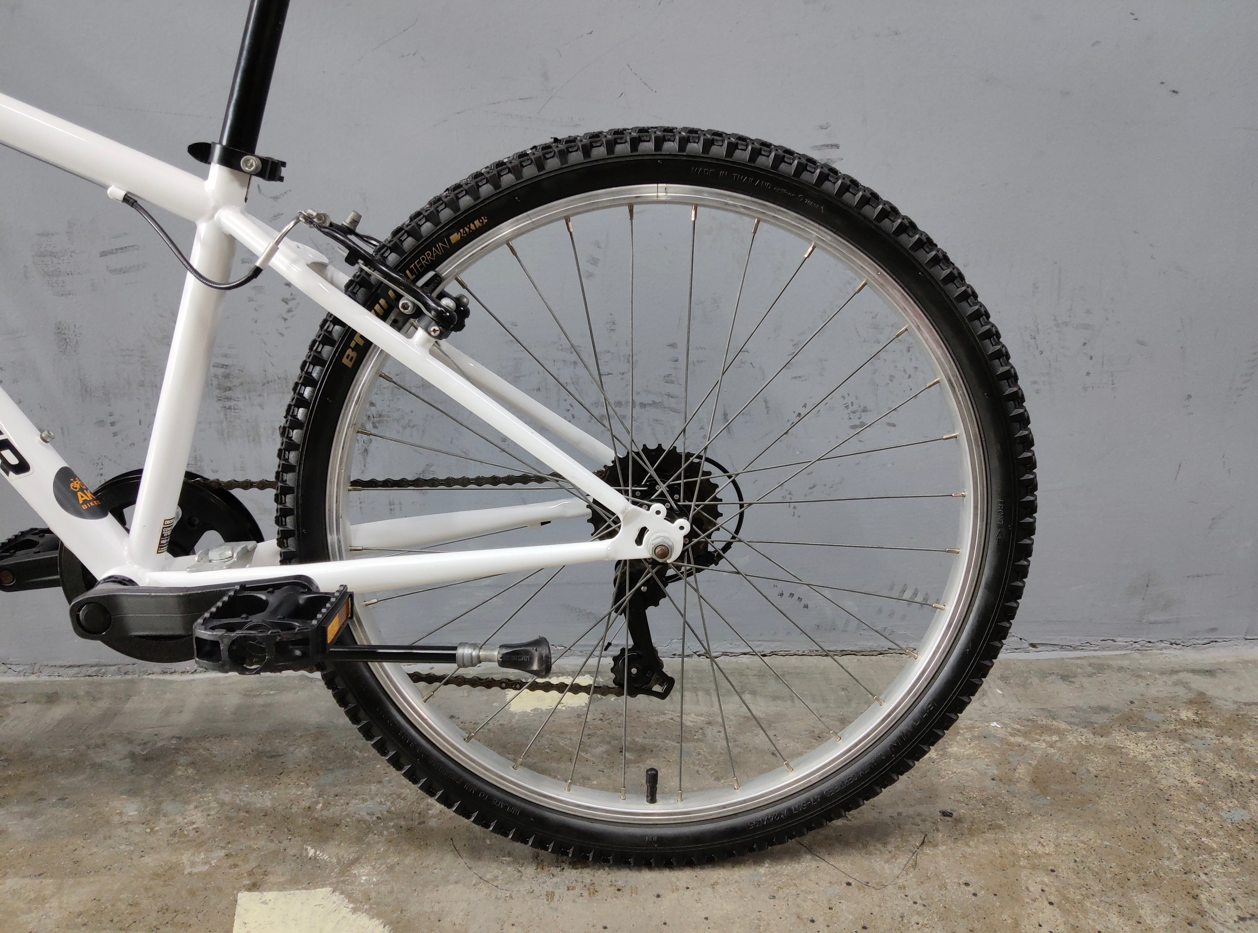 B'Twin Rockrider ST-100 Kids Bike