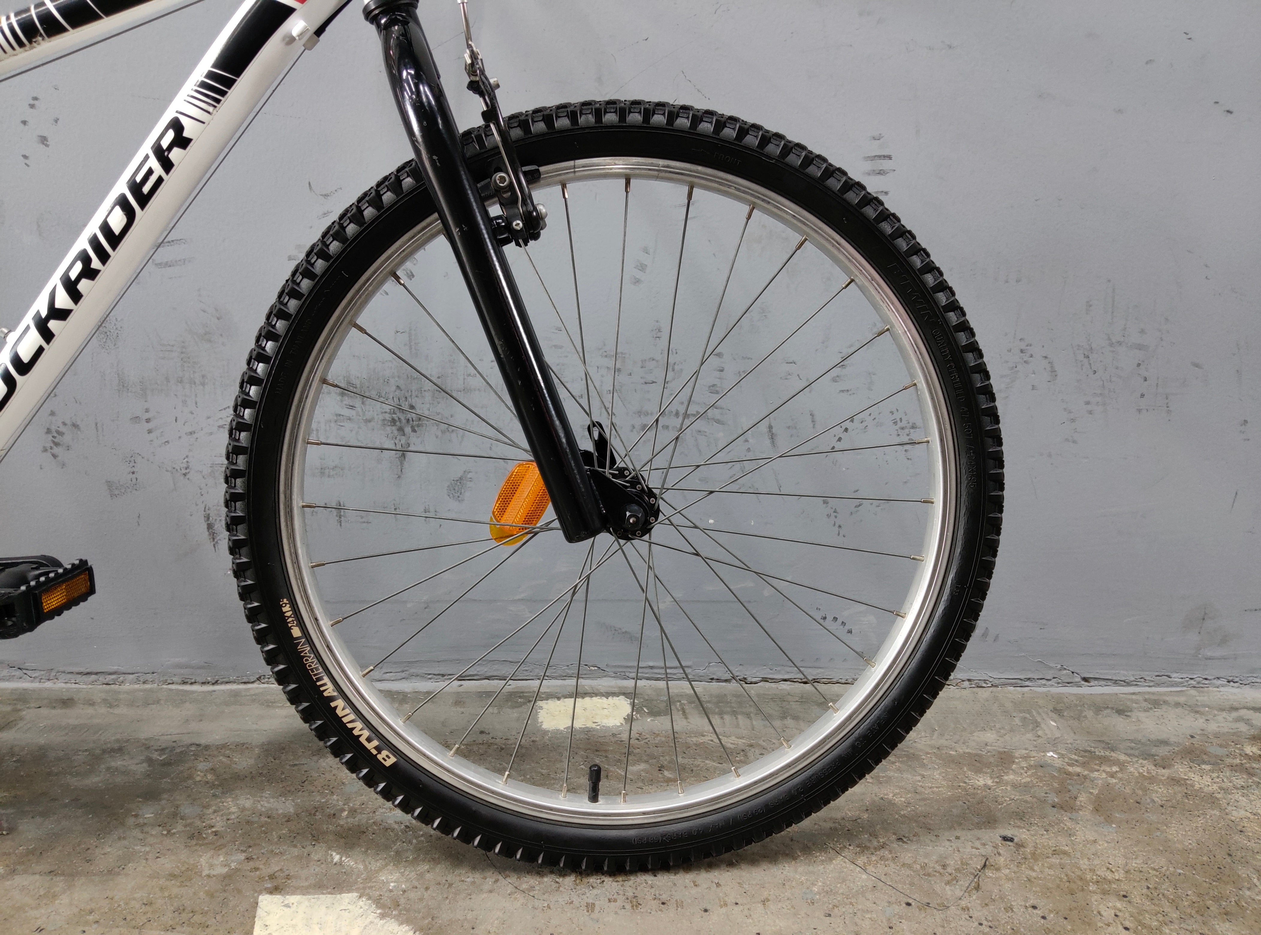 B'Twin Rockrider ST-100 Kids Bike