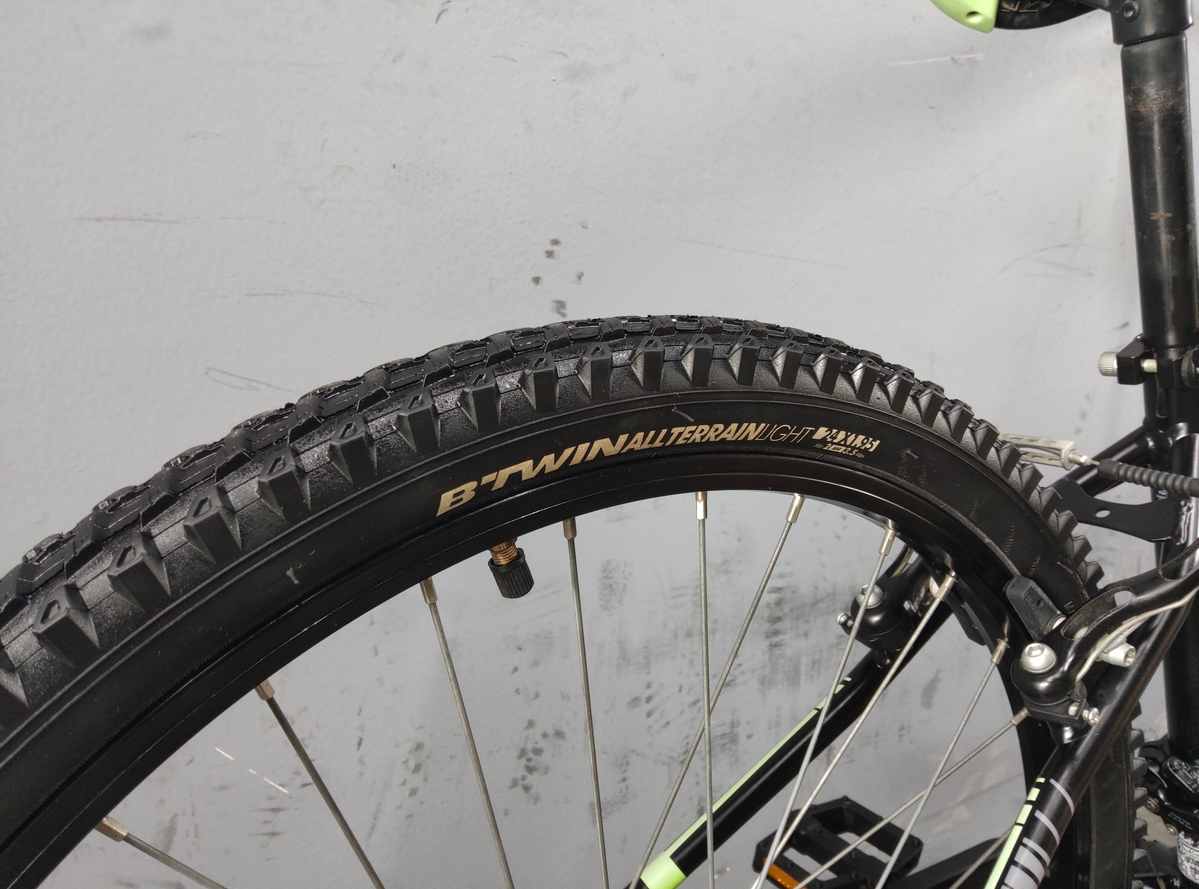 B'twin Rockrider ST500 Kids Bike