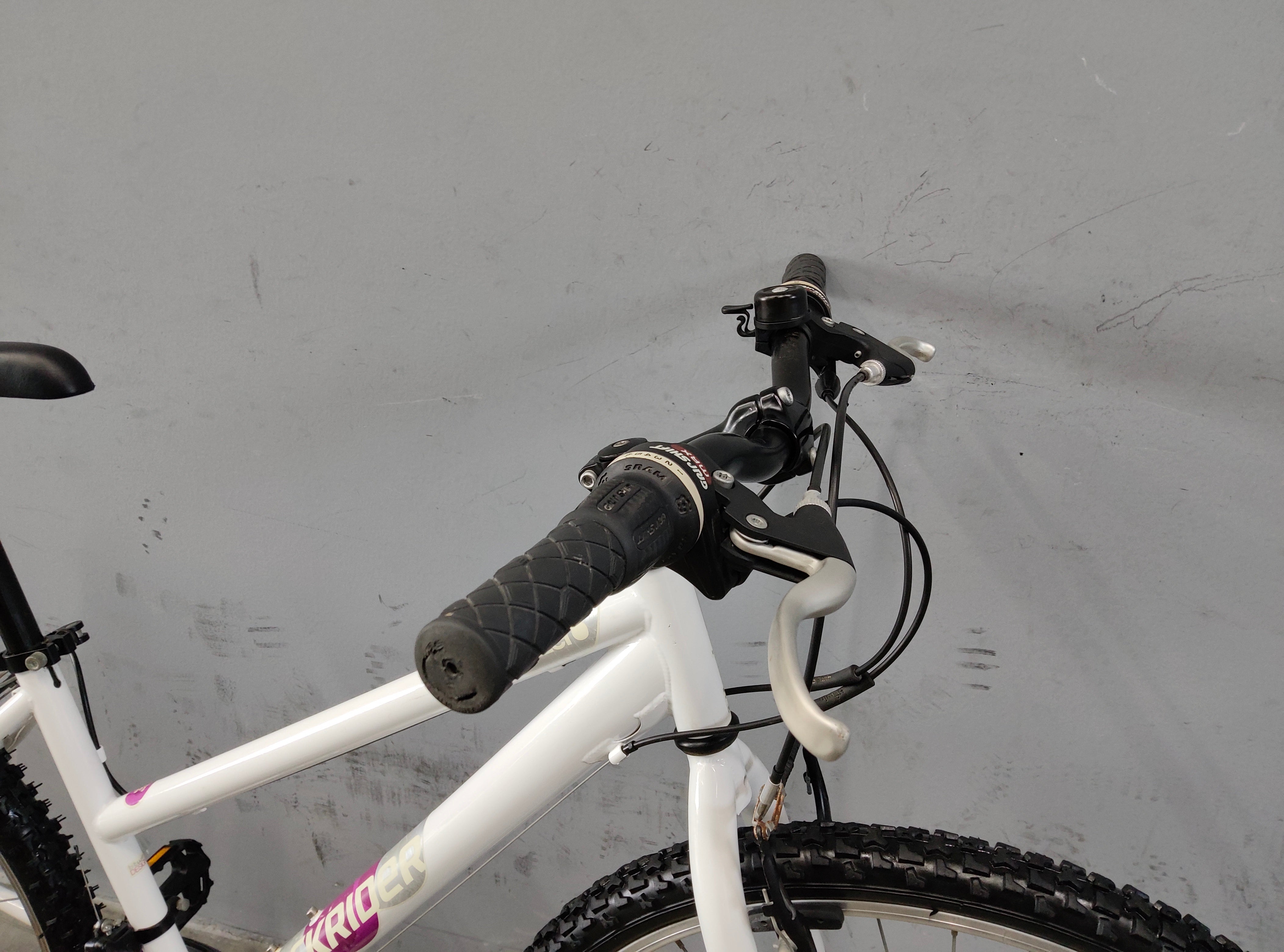 B'twin Rockrider Five Zero Mountain Bike