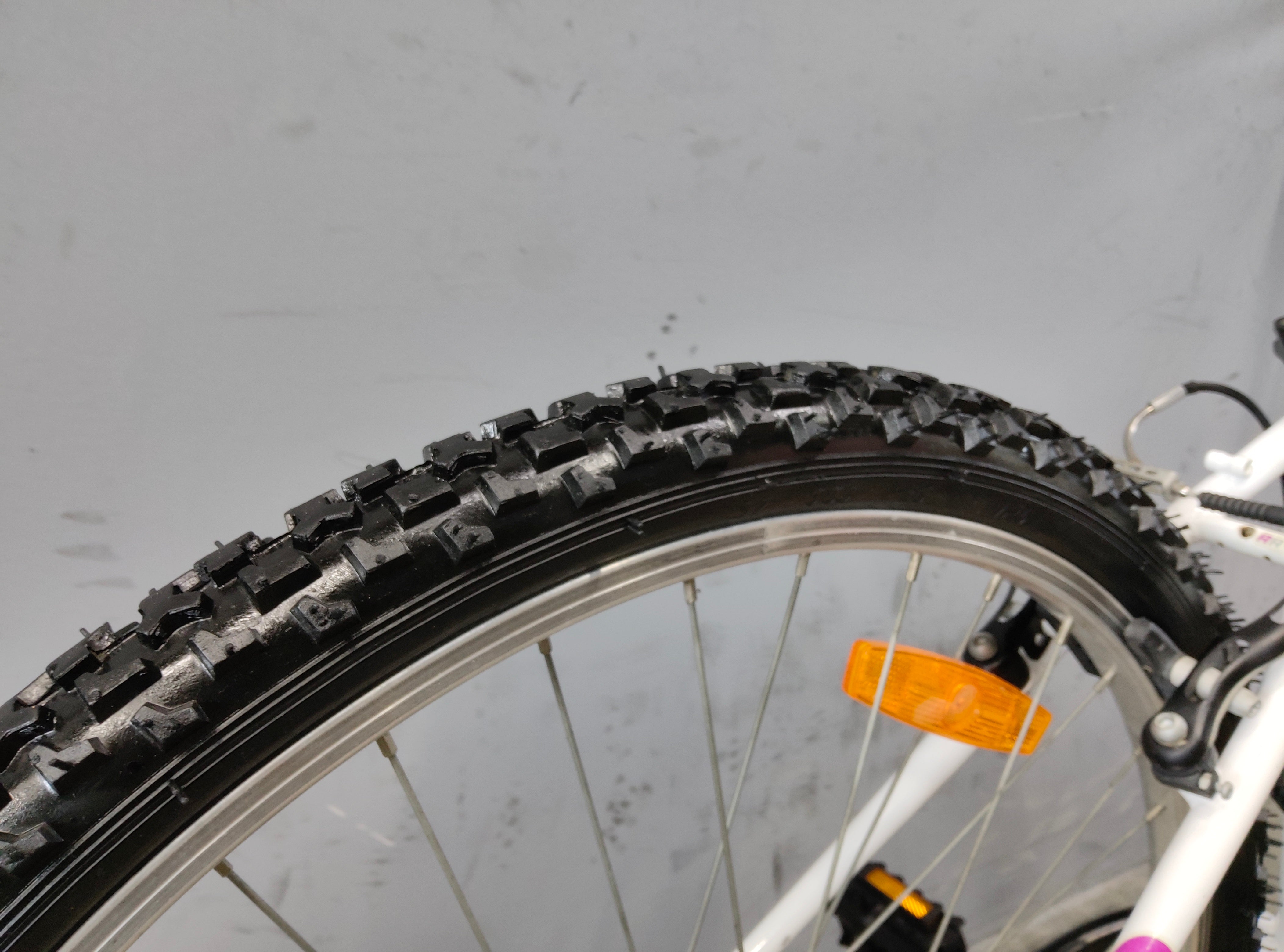 B'twin Rockrider Five Zero Mountain Bike