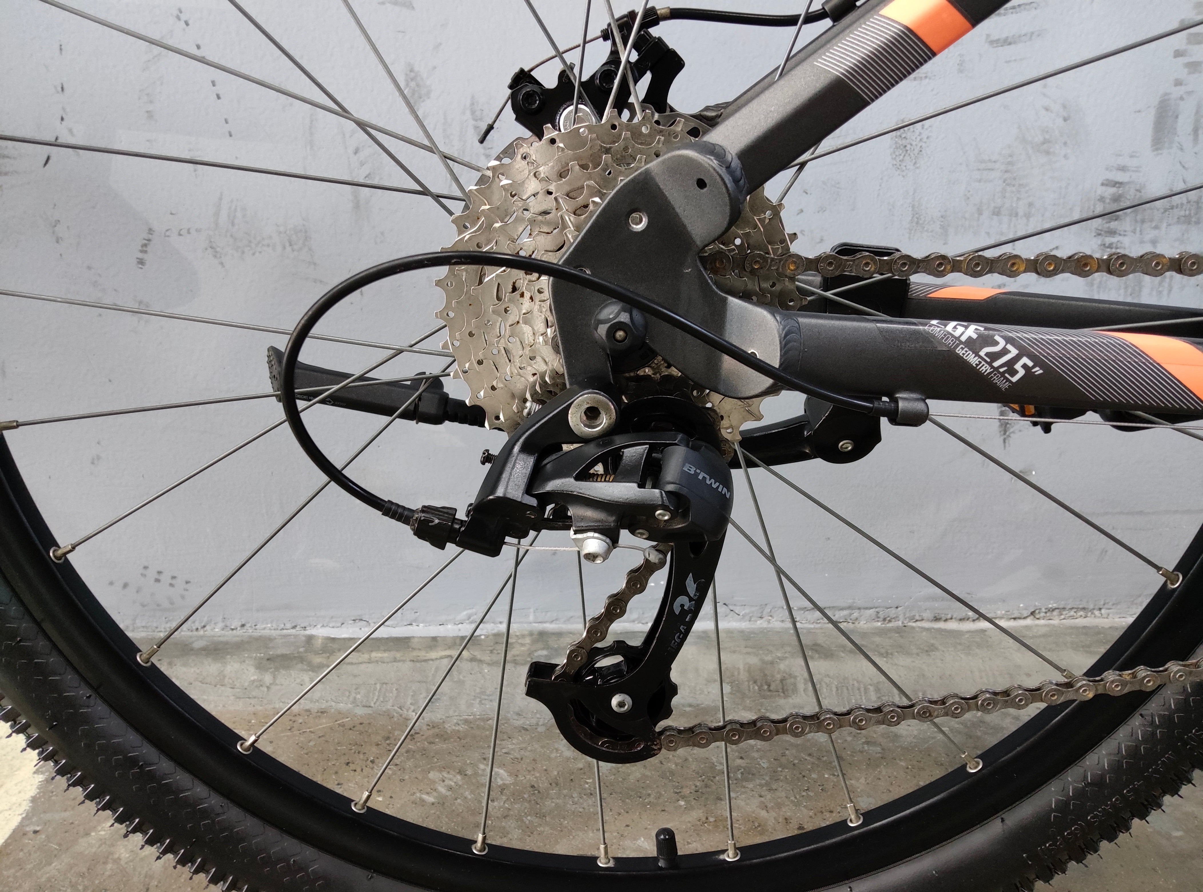 B'twin Rockrider ST-120 Mountain Bike