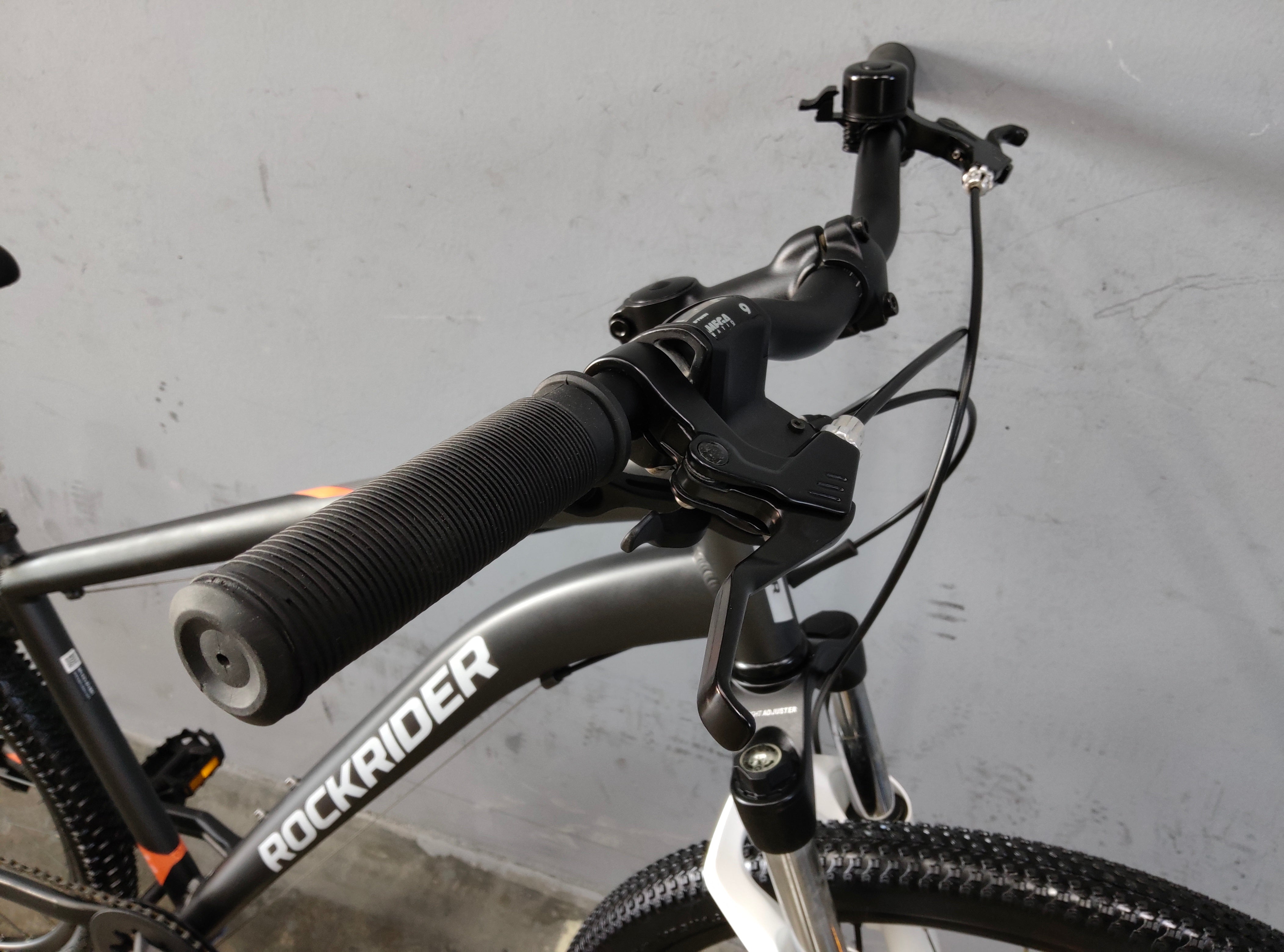 B'twin Rockrider ST-120 Mountain Bike