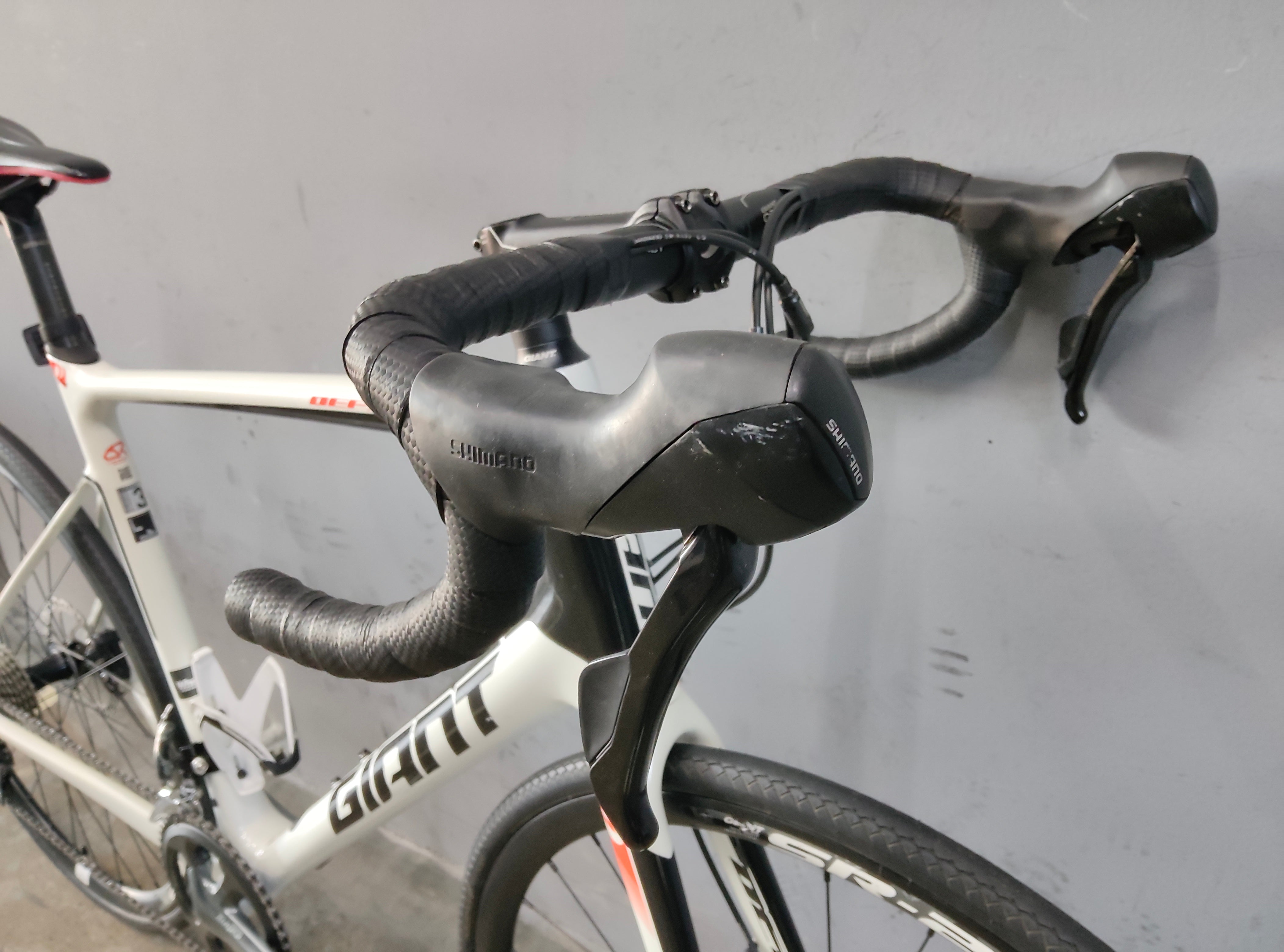 Giant Defy Advanced 3 Road Bike