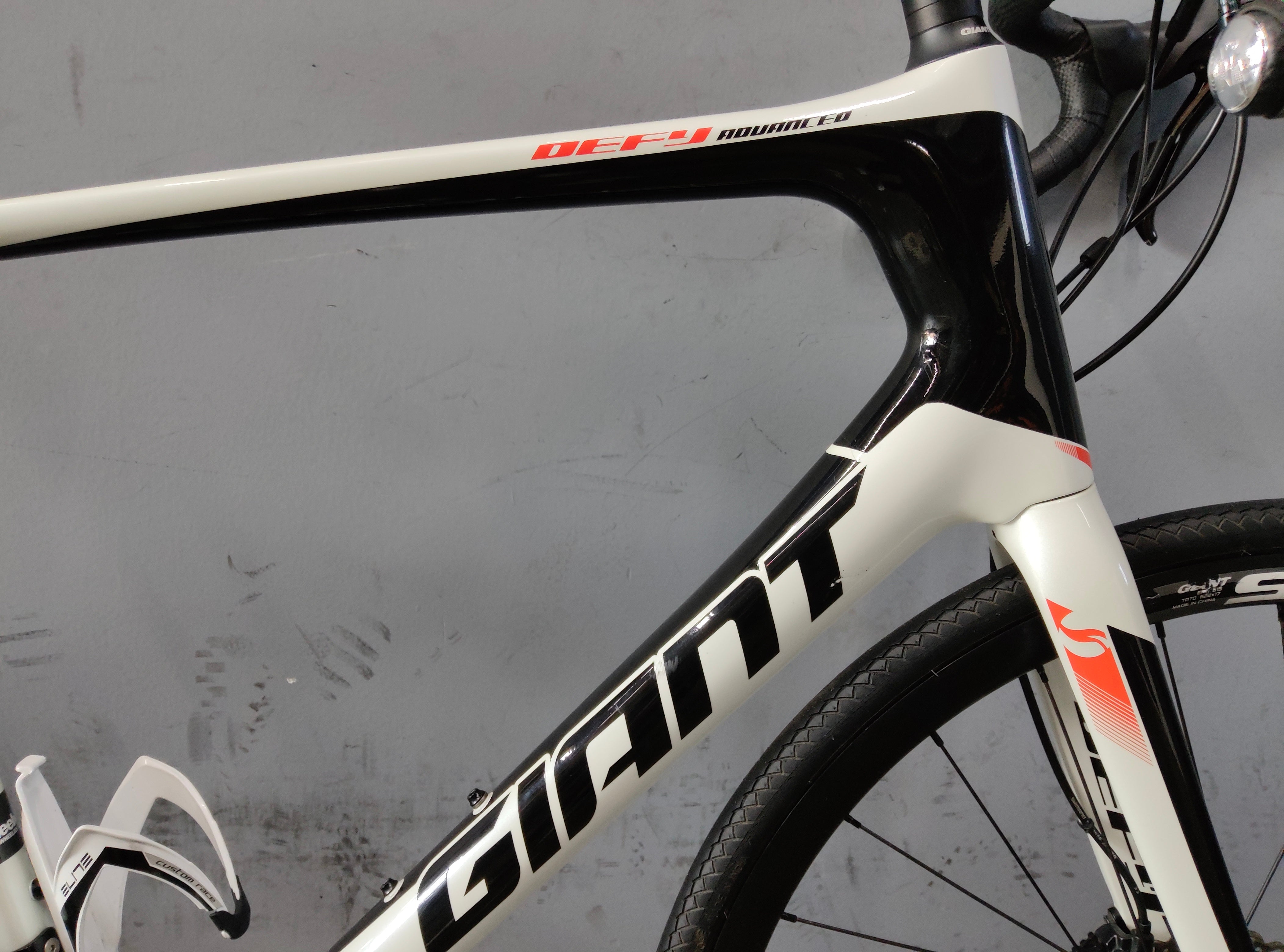 Giant Defy Advanced 3 Road Bike