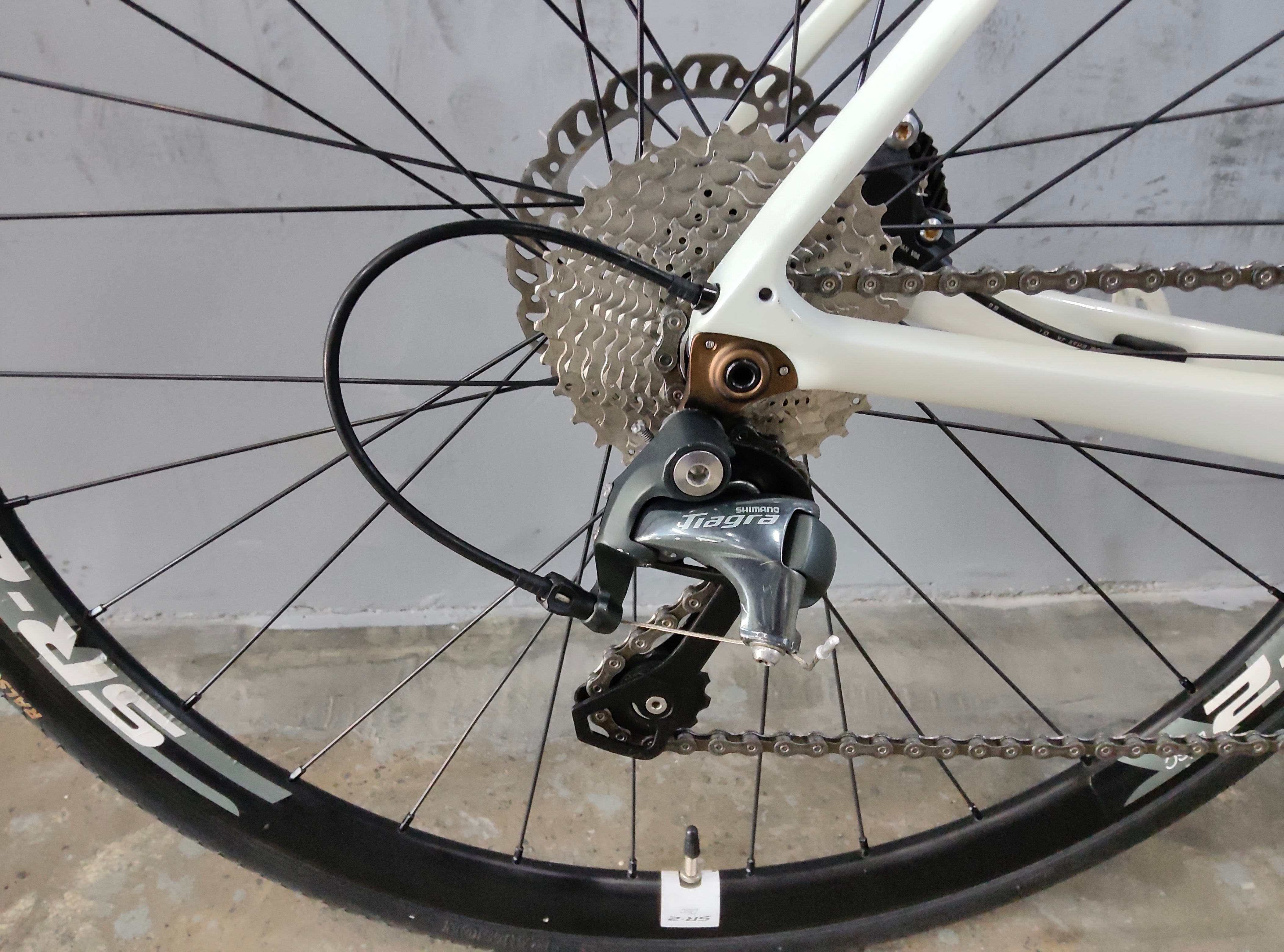 Giant Defy Advanced 3 Road Bike