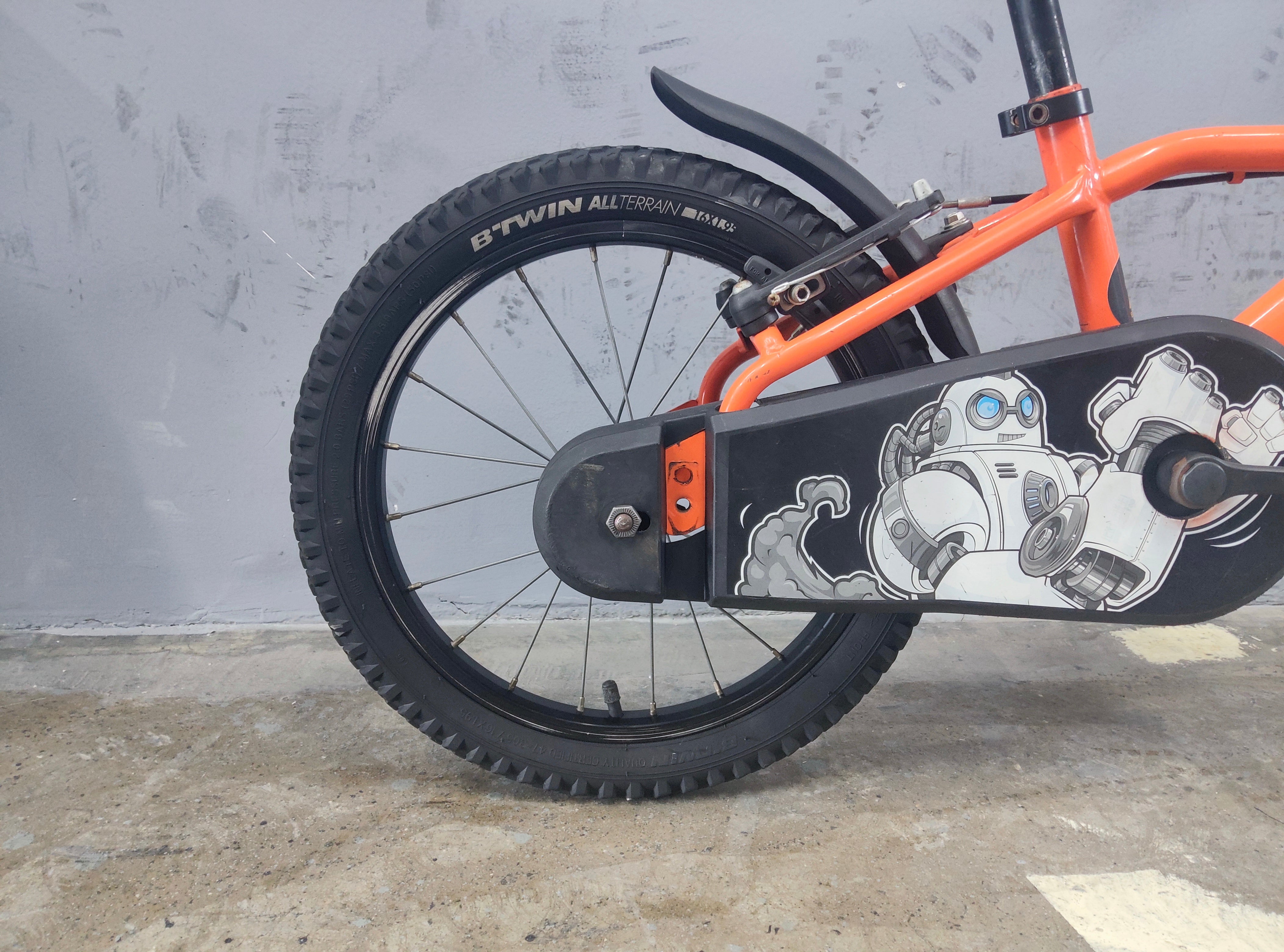 RENT B'Twin Robot 500 Kids Bike