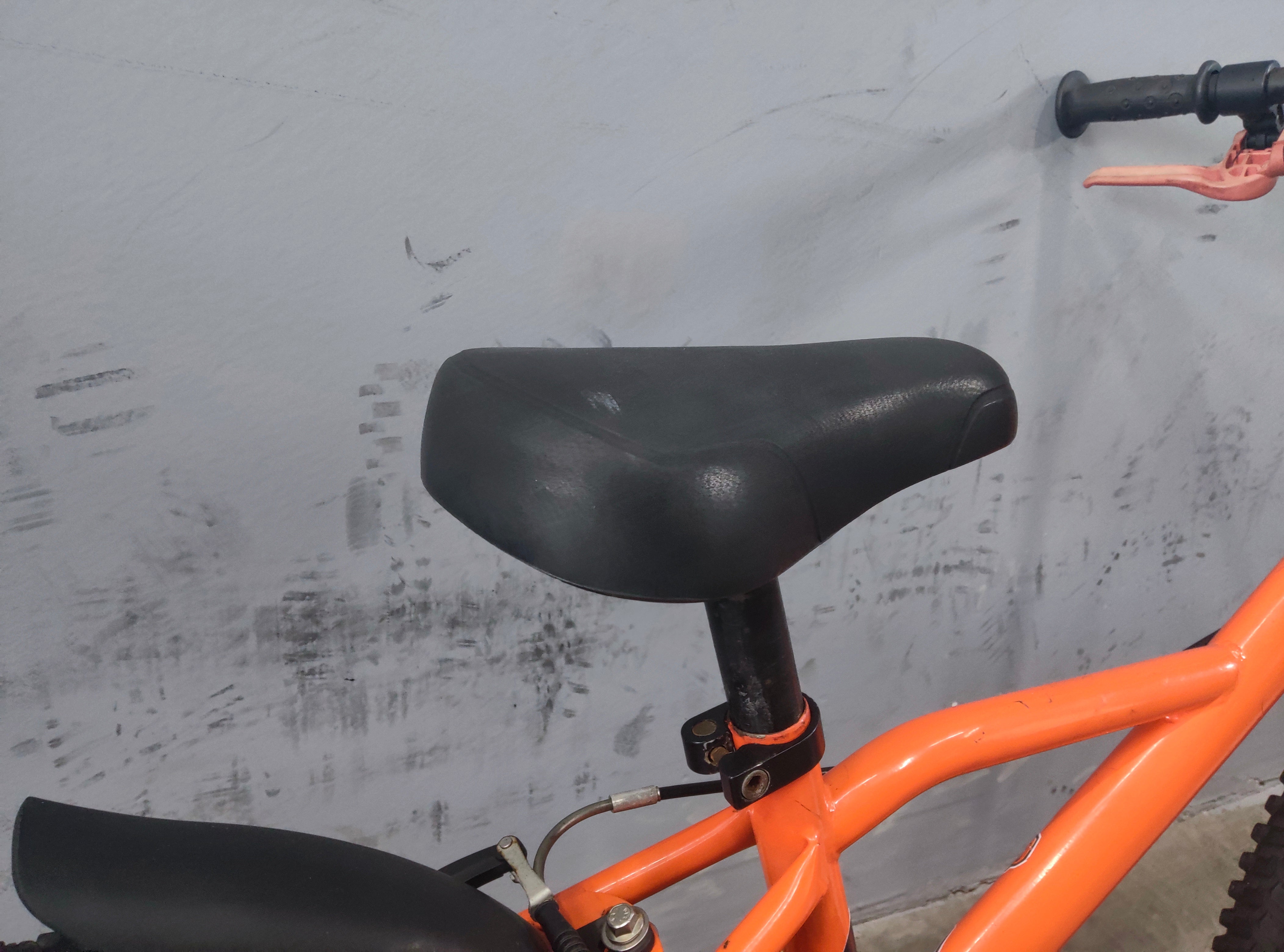 RENT B'Twin Robot 500 Kids Bike