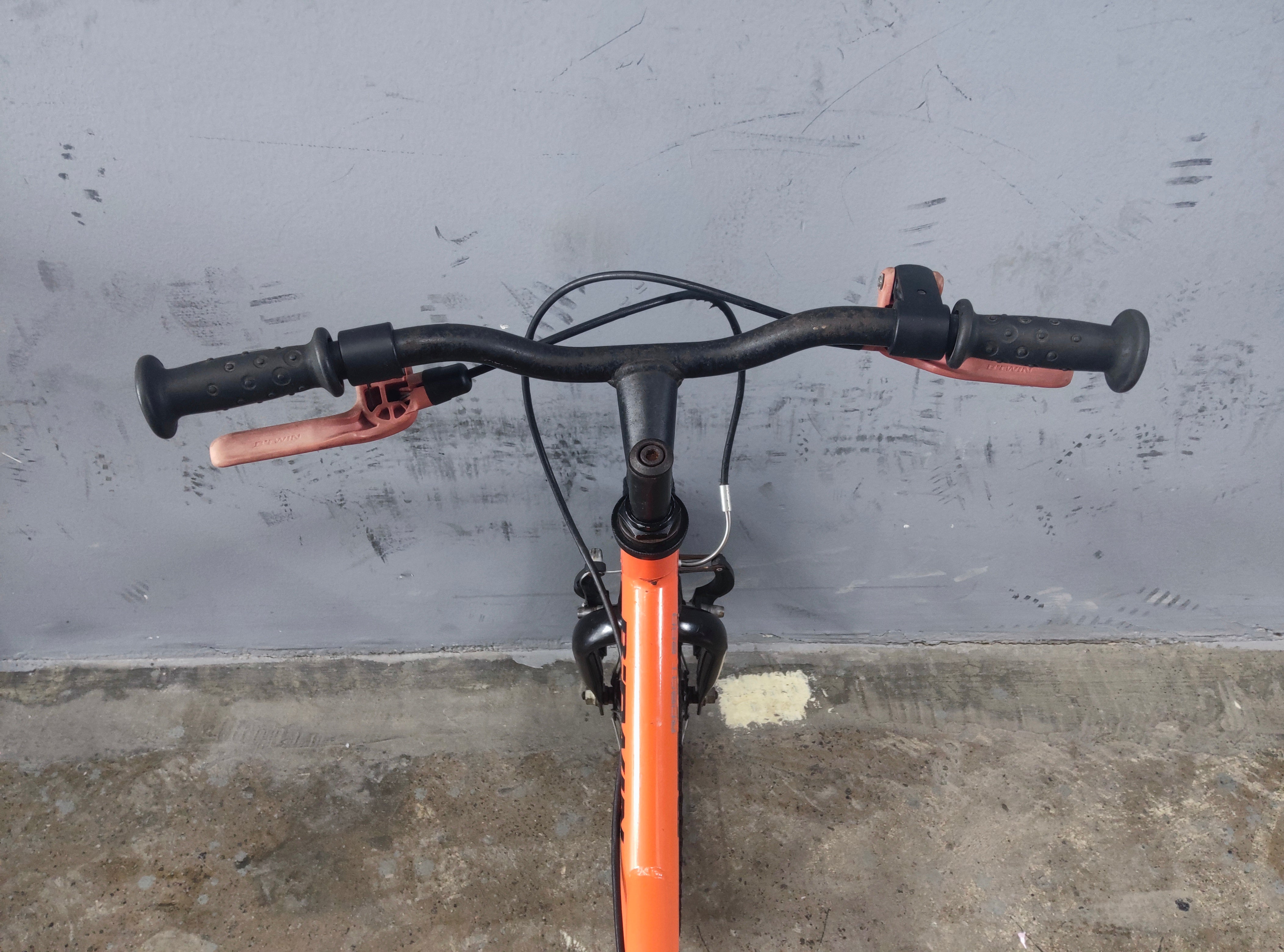 RENT B'Twin Robot 500 Kids Bike