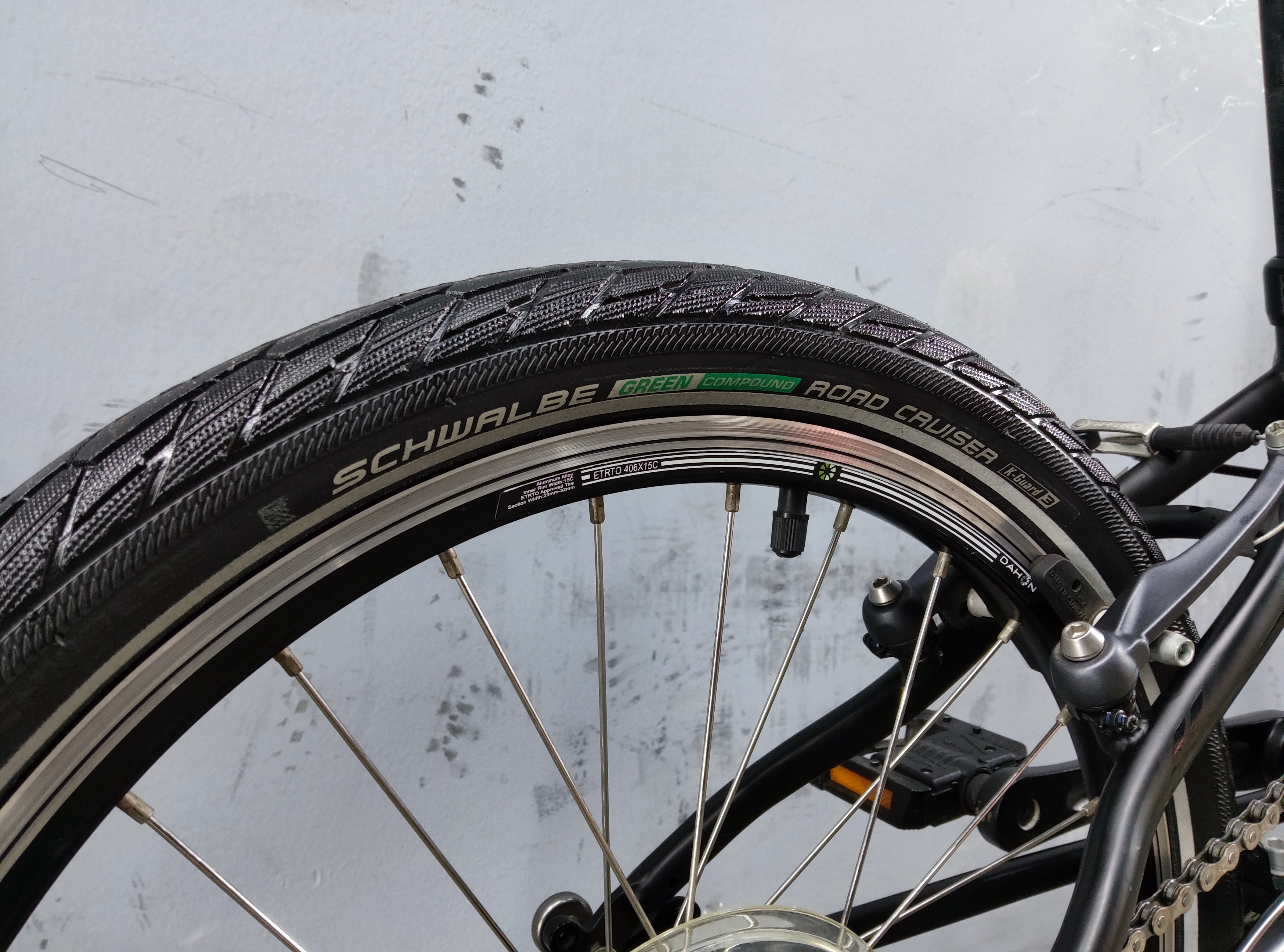 Dahon Speed D8 Folding Bike