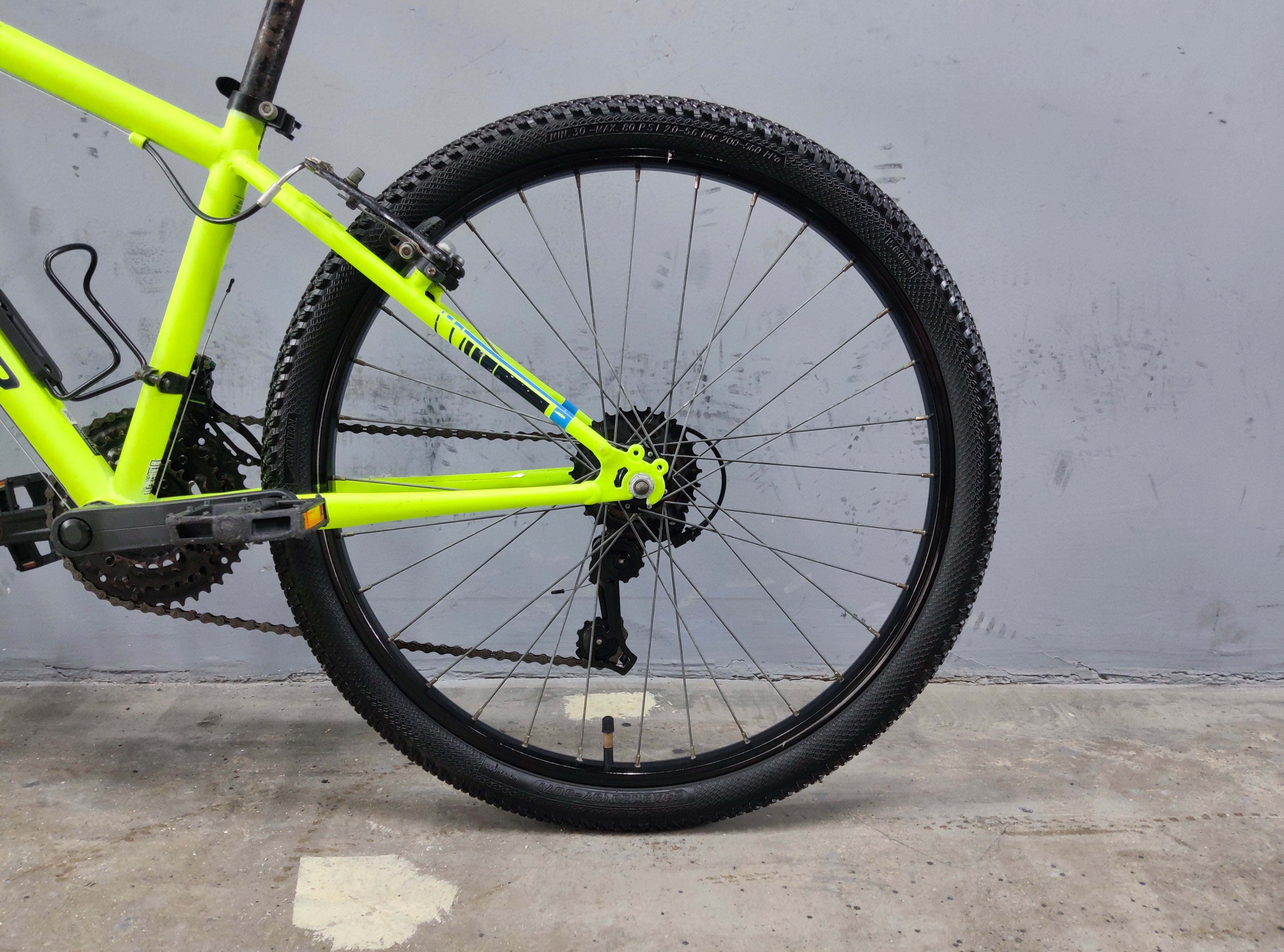 B'Twin Rockrider ST-500 Kids Bike