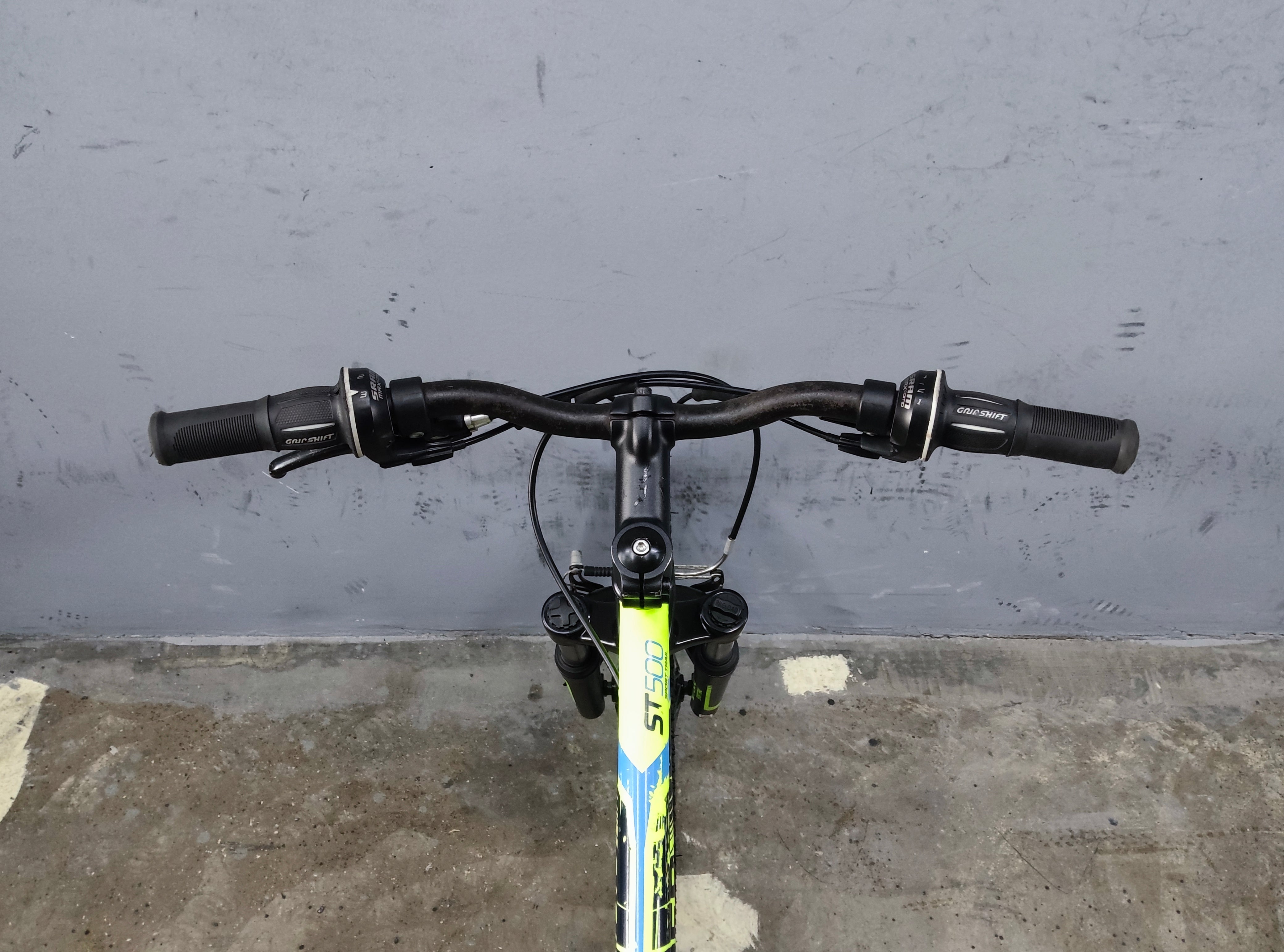 B'Twin Rockrider ST-500 Kids Bike