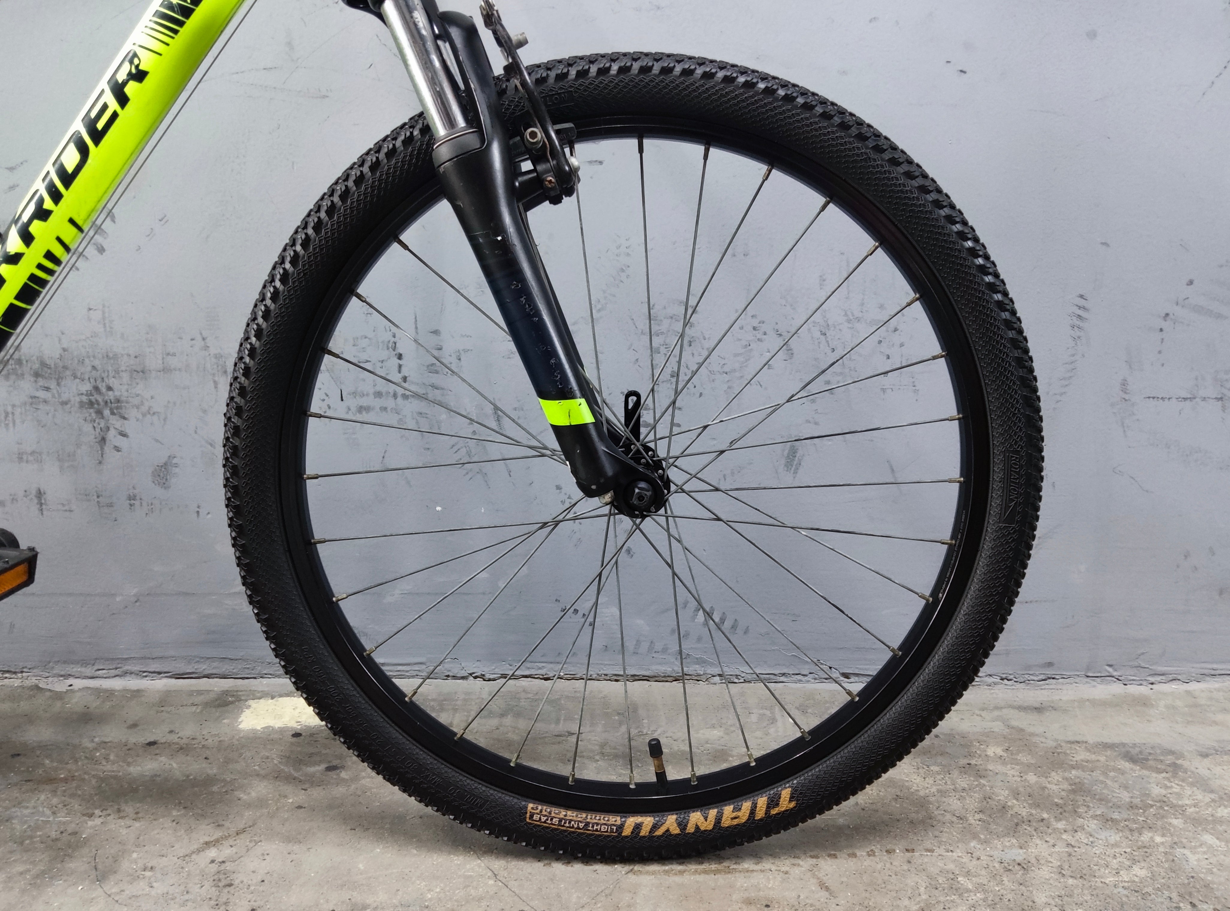 B'Twin Rockrider ST-500 Kids Bike