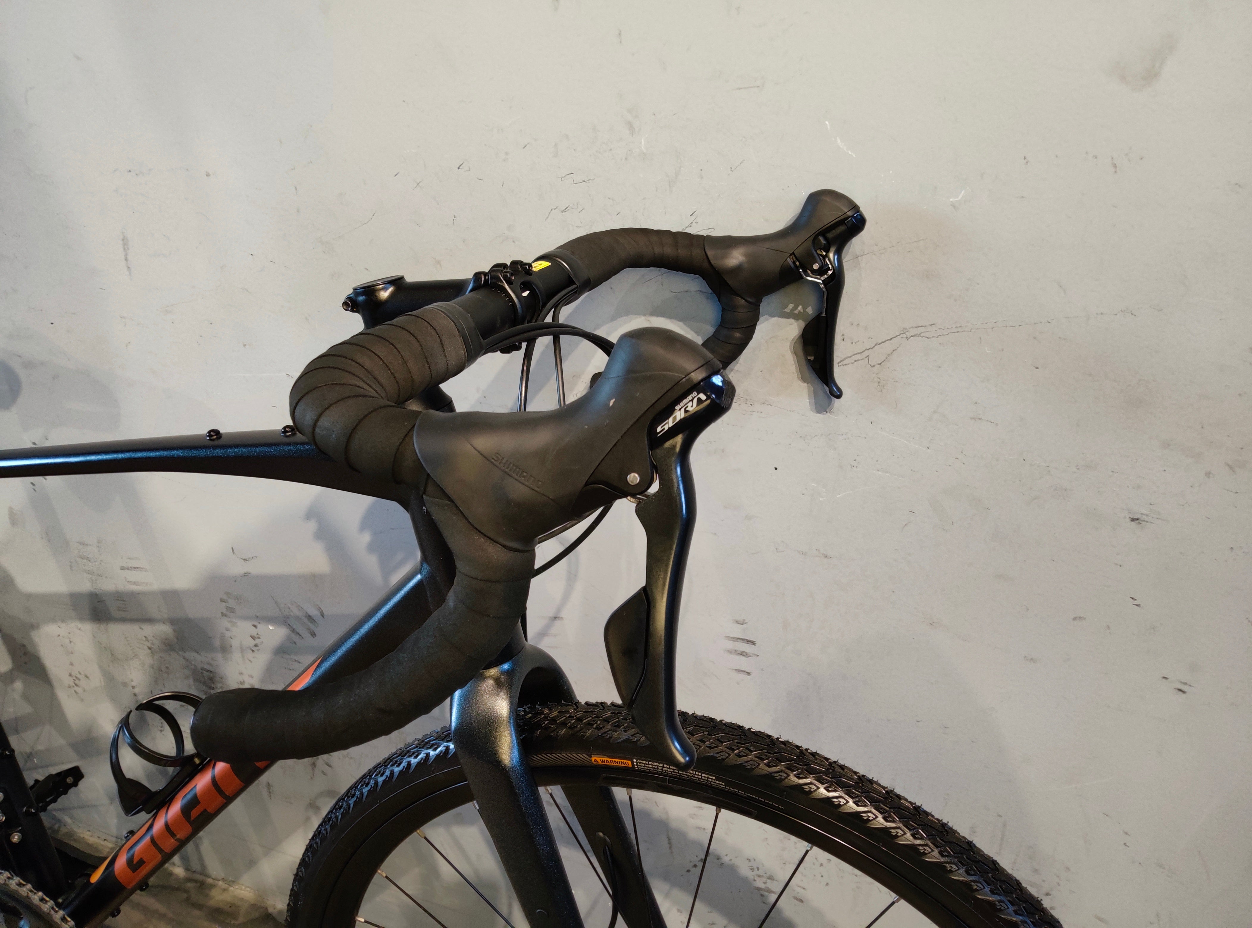 Giant Revolt 2 Gravel Bike