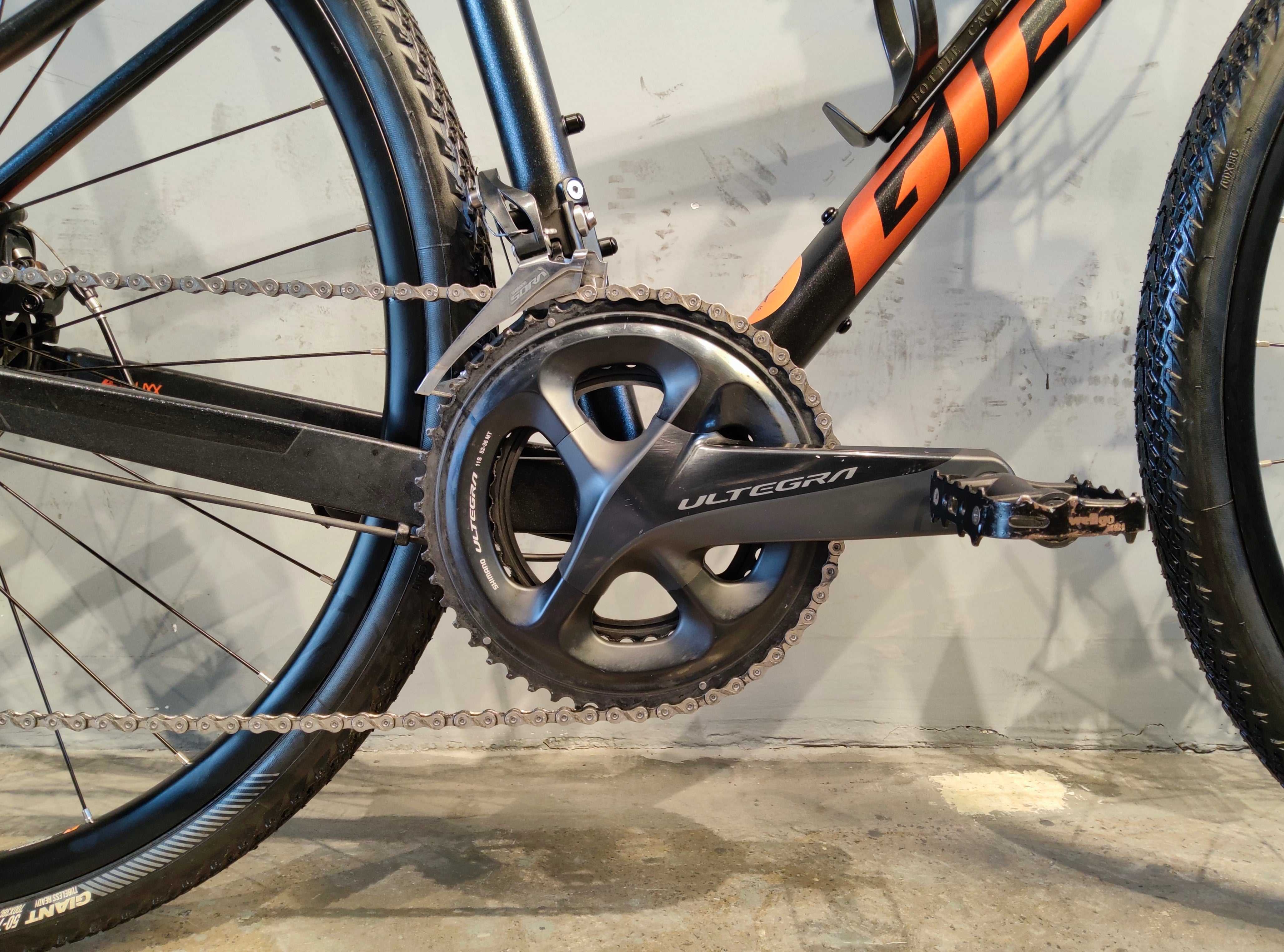 Giant Revolt 2 Gravel Bike