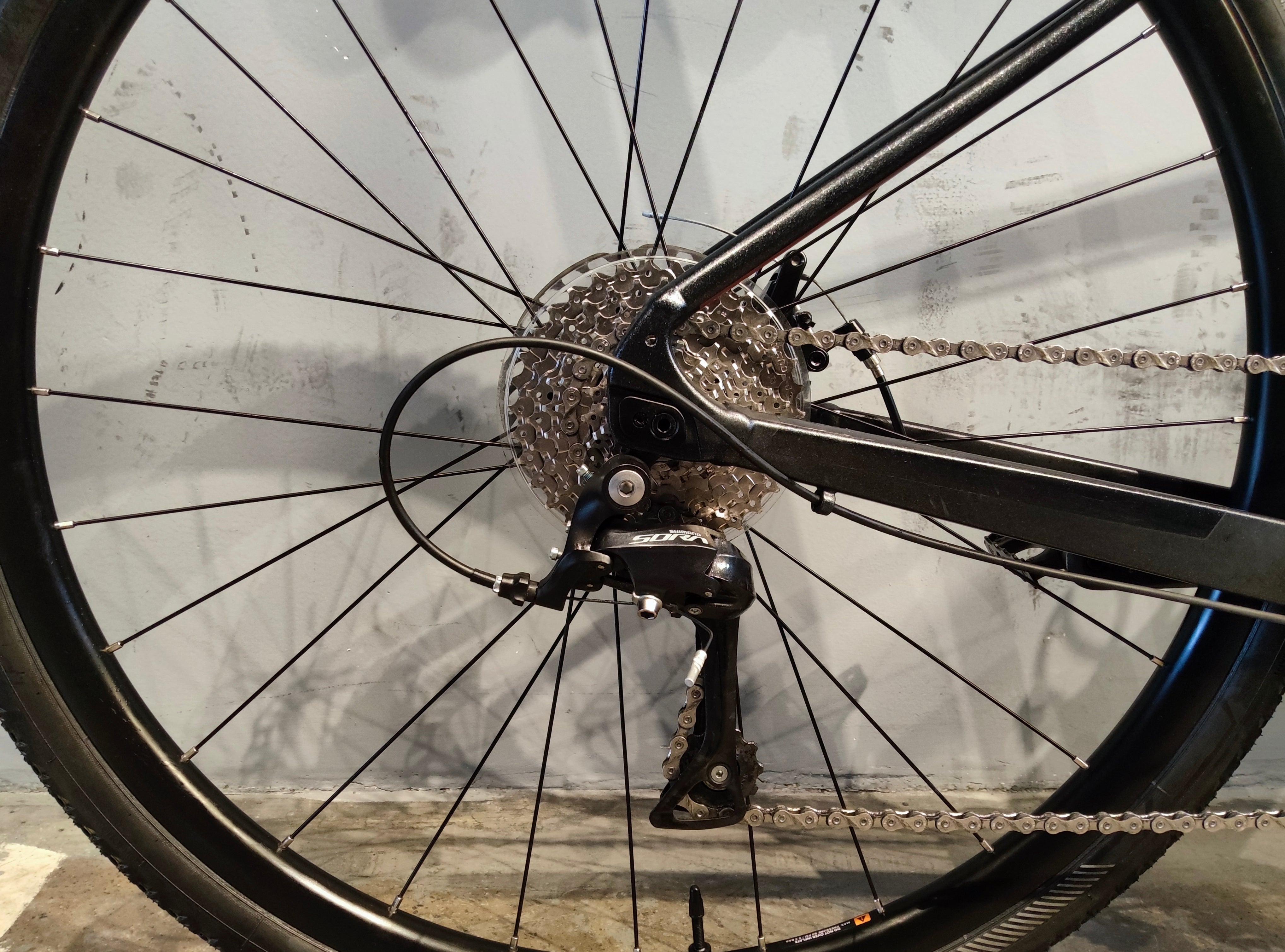 Giant Revolt 2 Gravel Bike