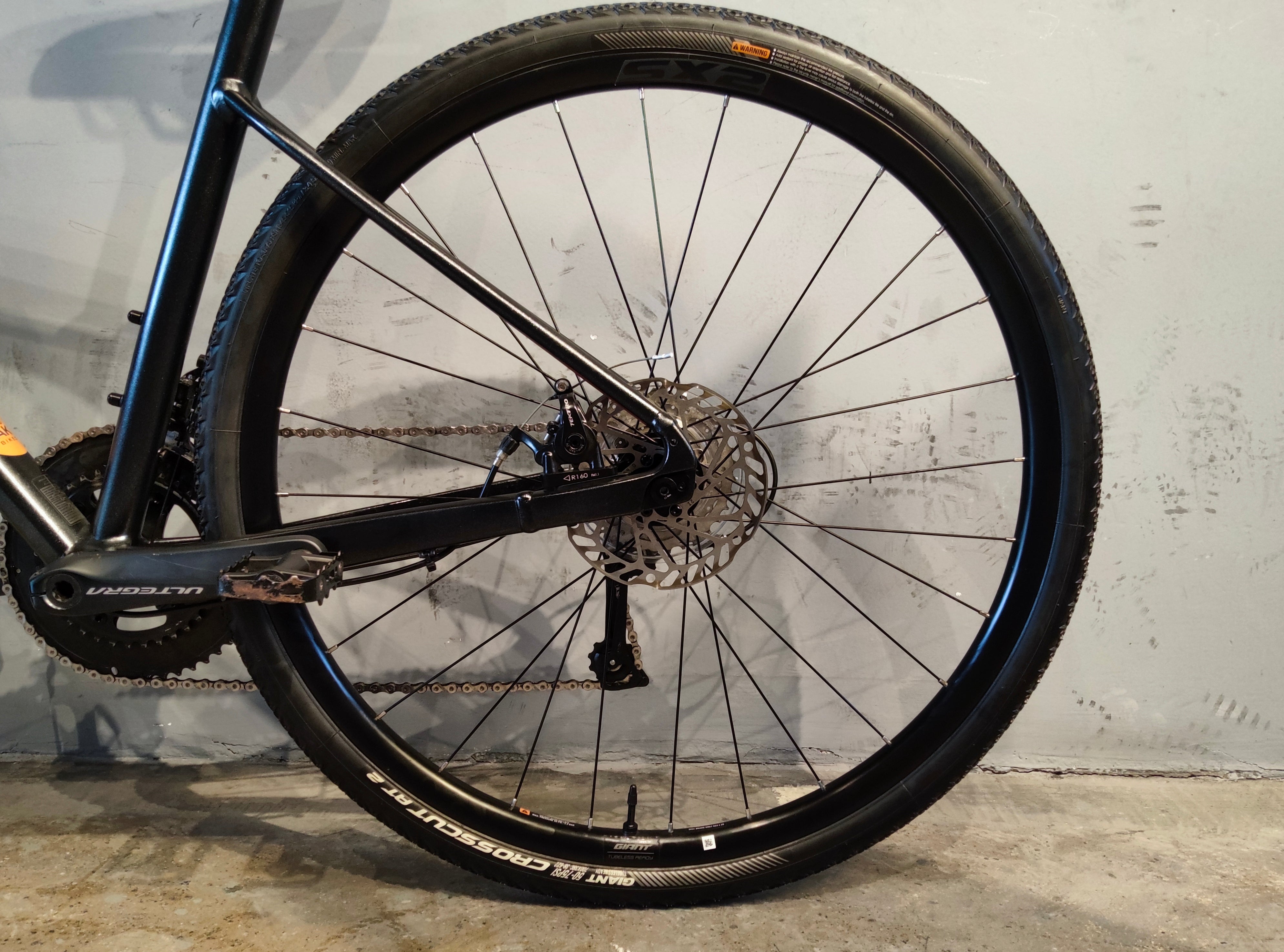 Giant Revolt 2 Gravel Bike