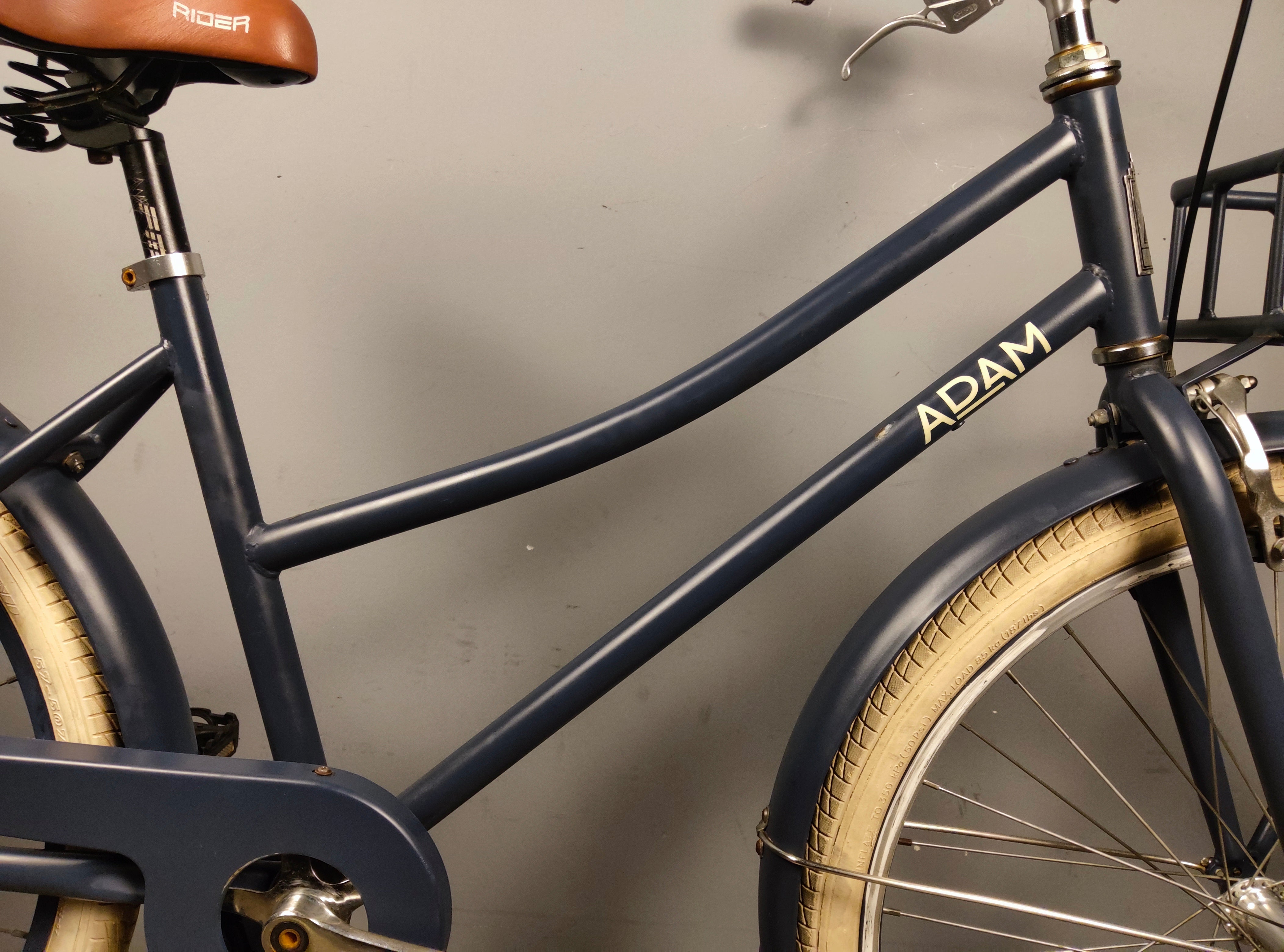 The Short Adam 24 City Bike