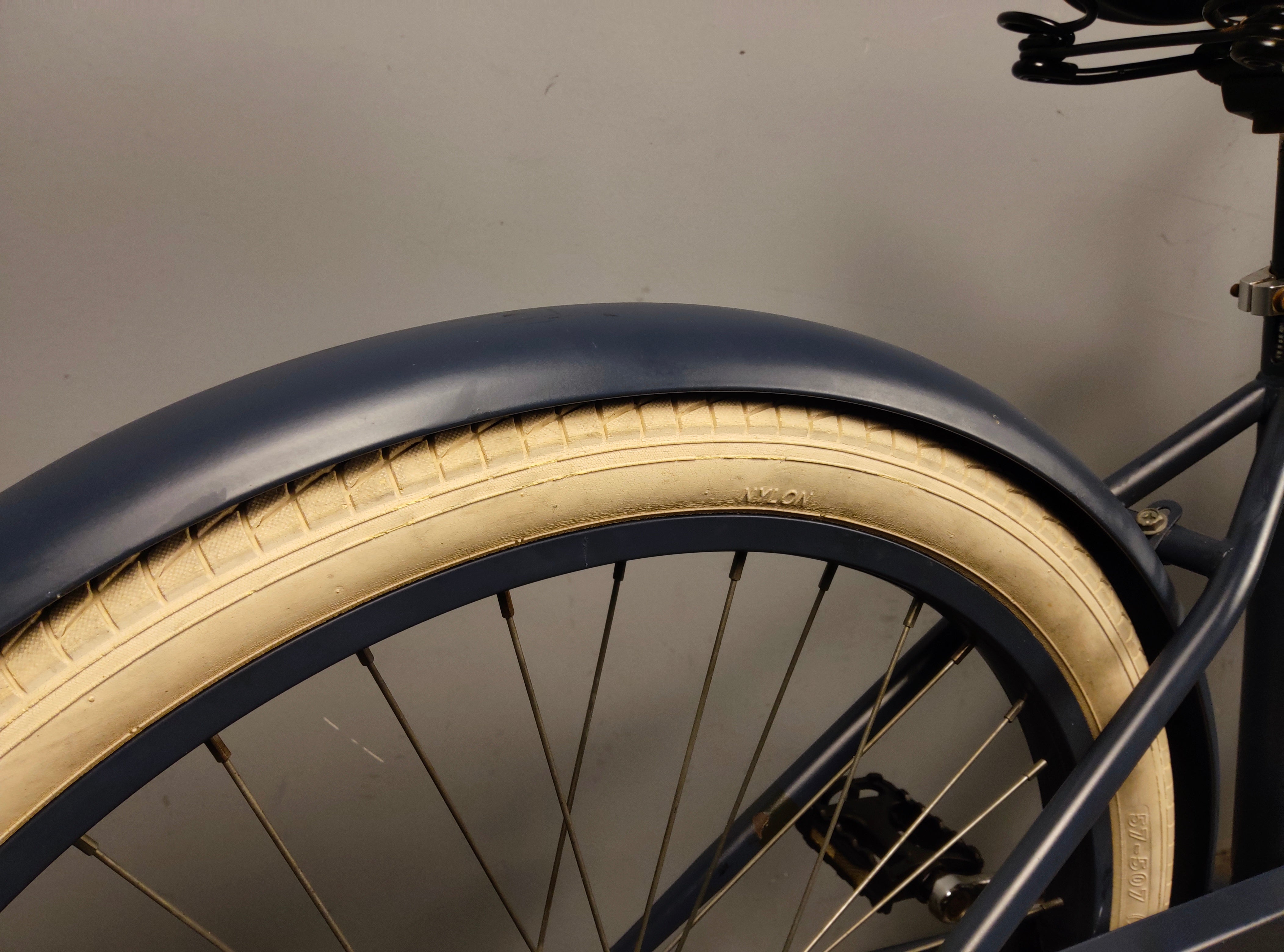 The Short Adam 24 City Bike