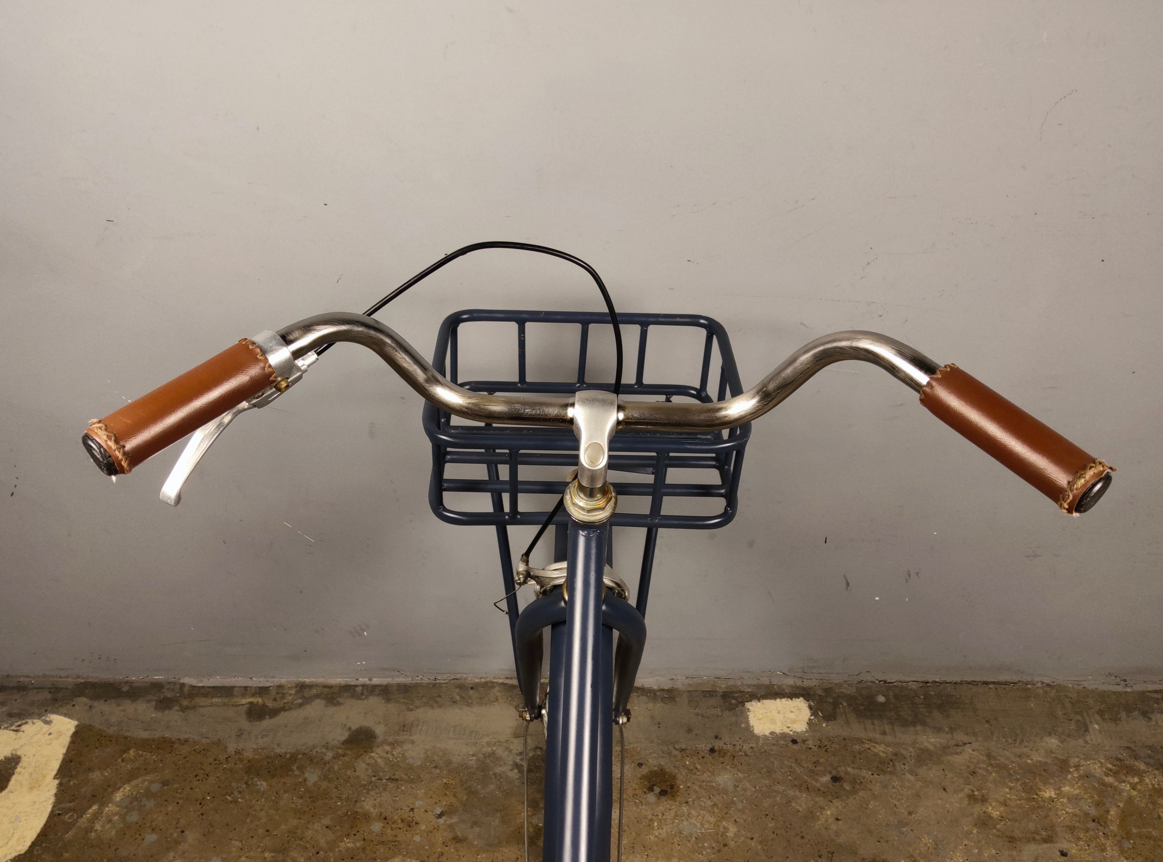 The Short Adam 24 City Bike