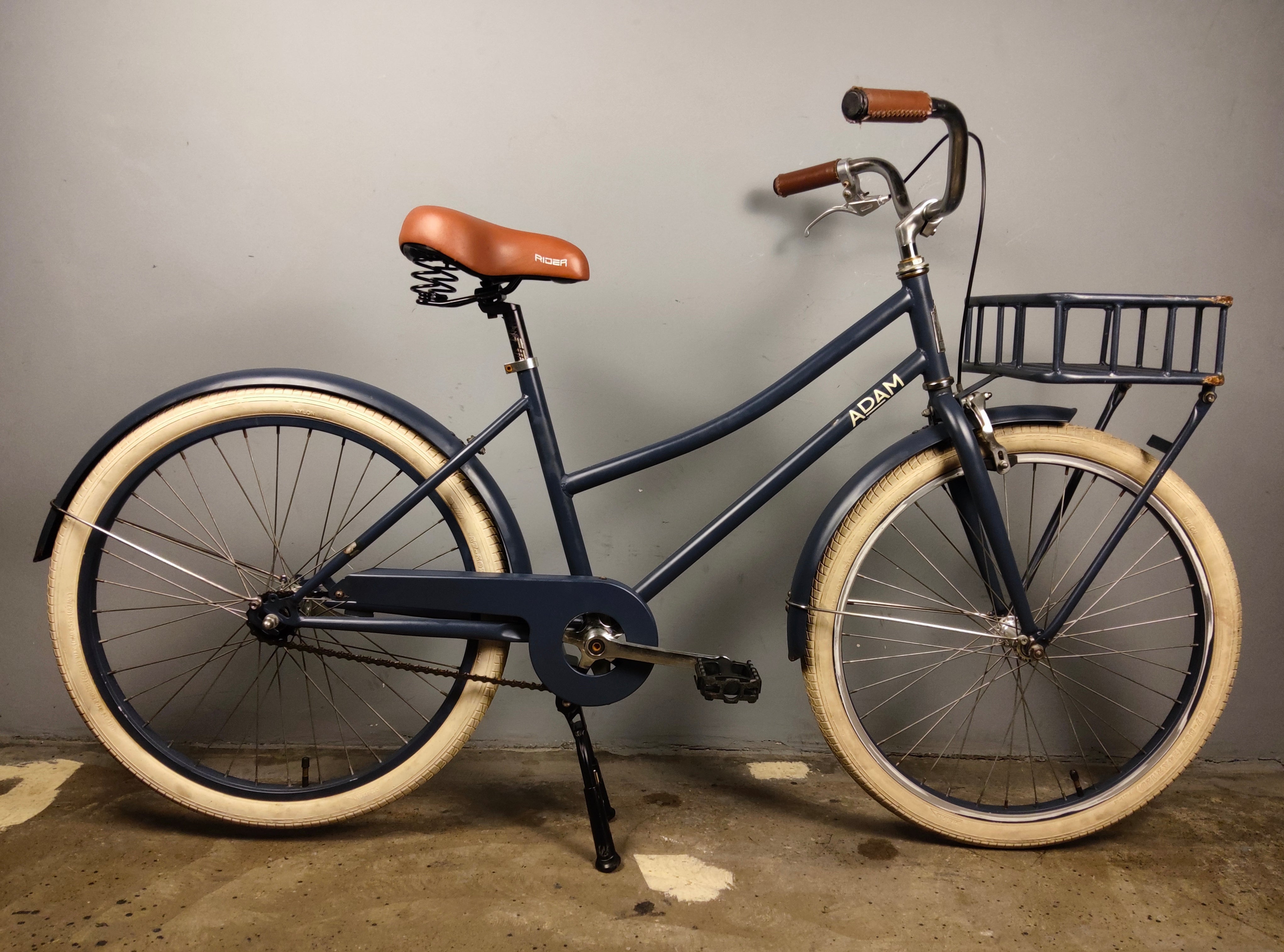 The Short Adam 24 City Bike