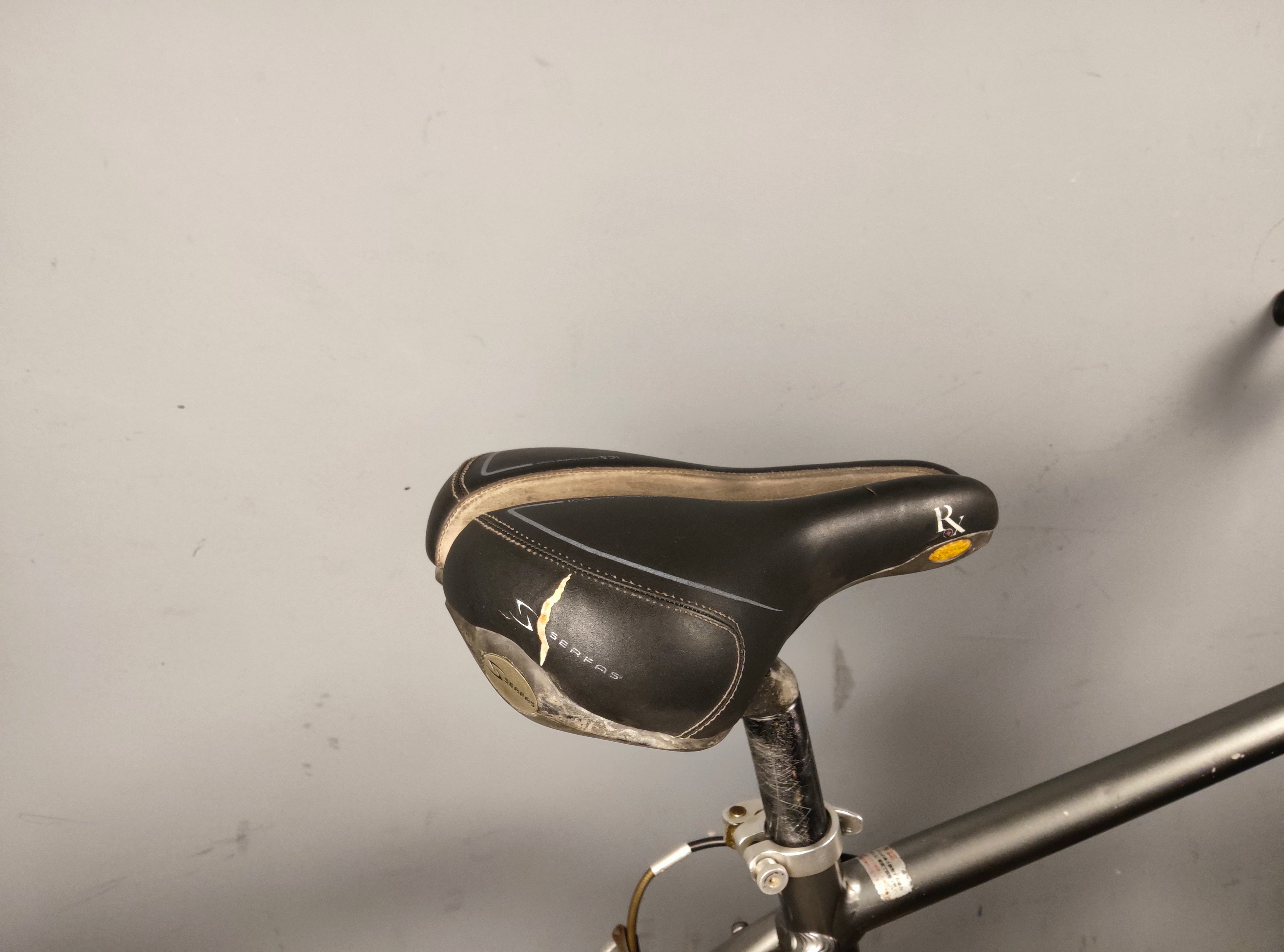 Giant Escape R3 Hybrid Bike