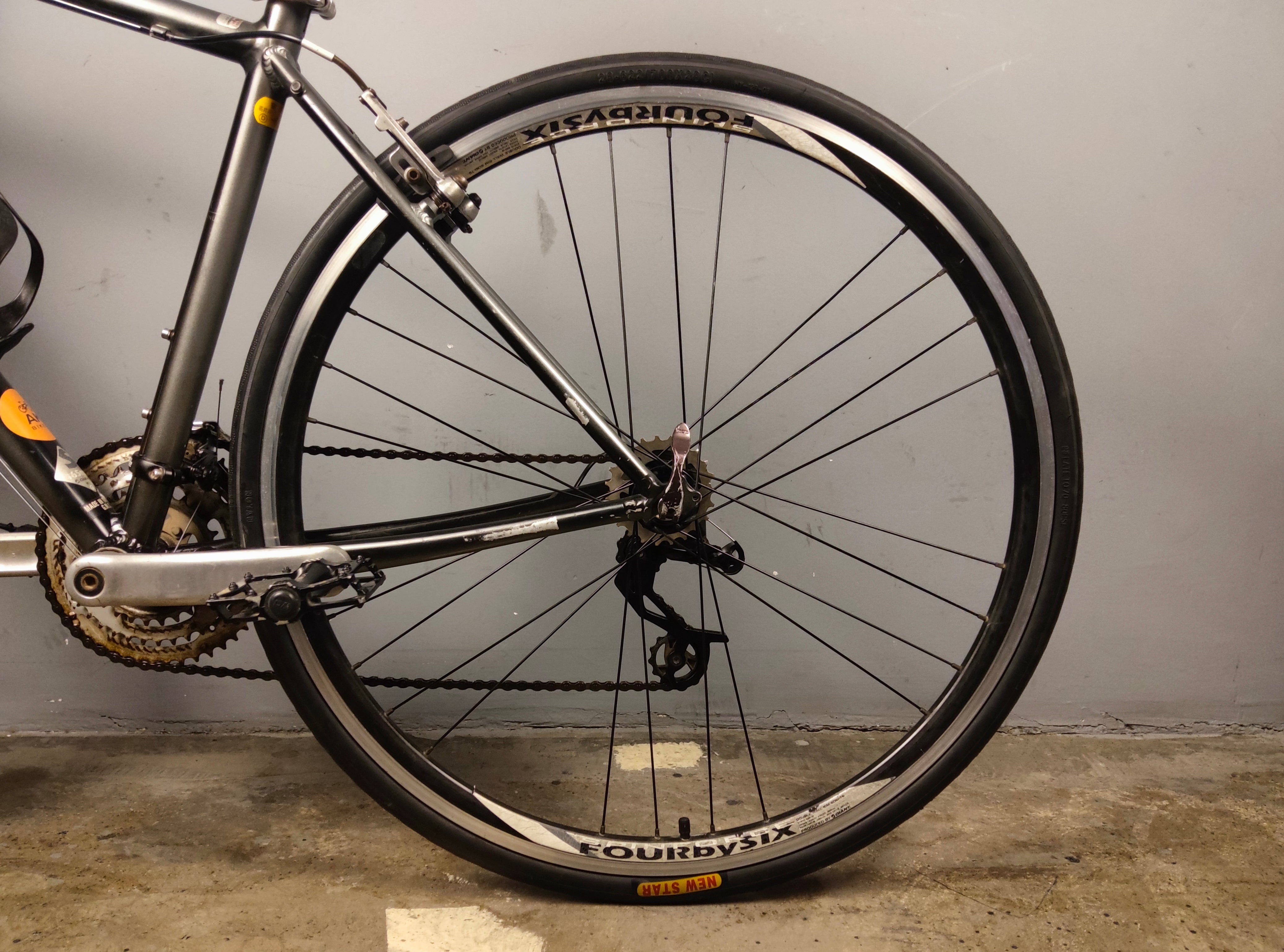 Giant Escape R3 Hybrid Bike