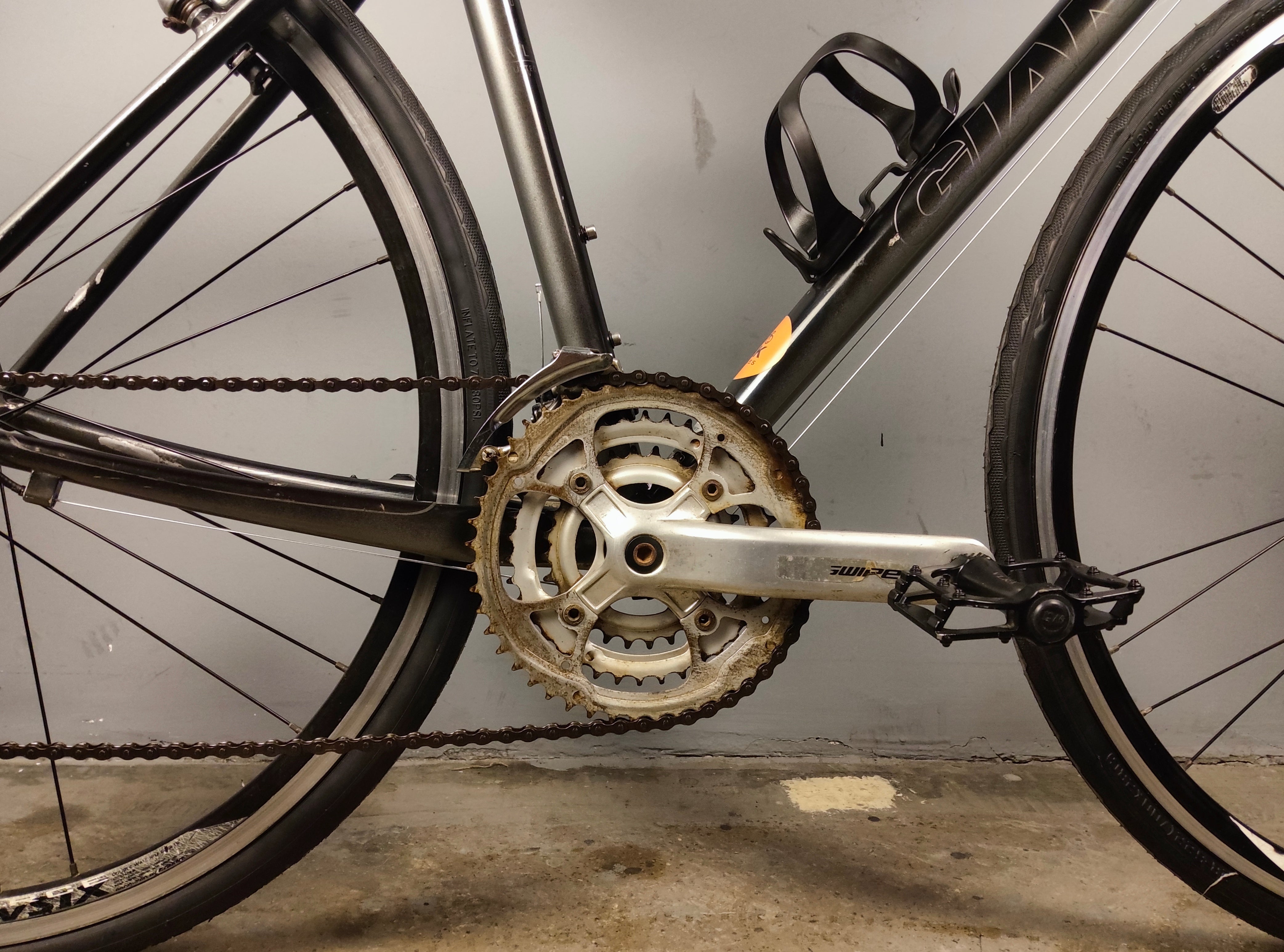 Giant Escape R3 Hybrid Bike