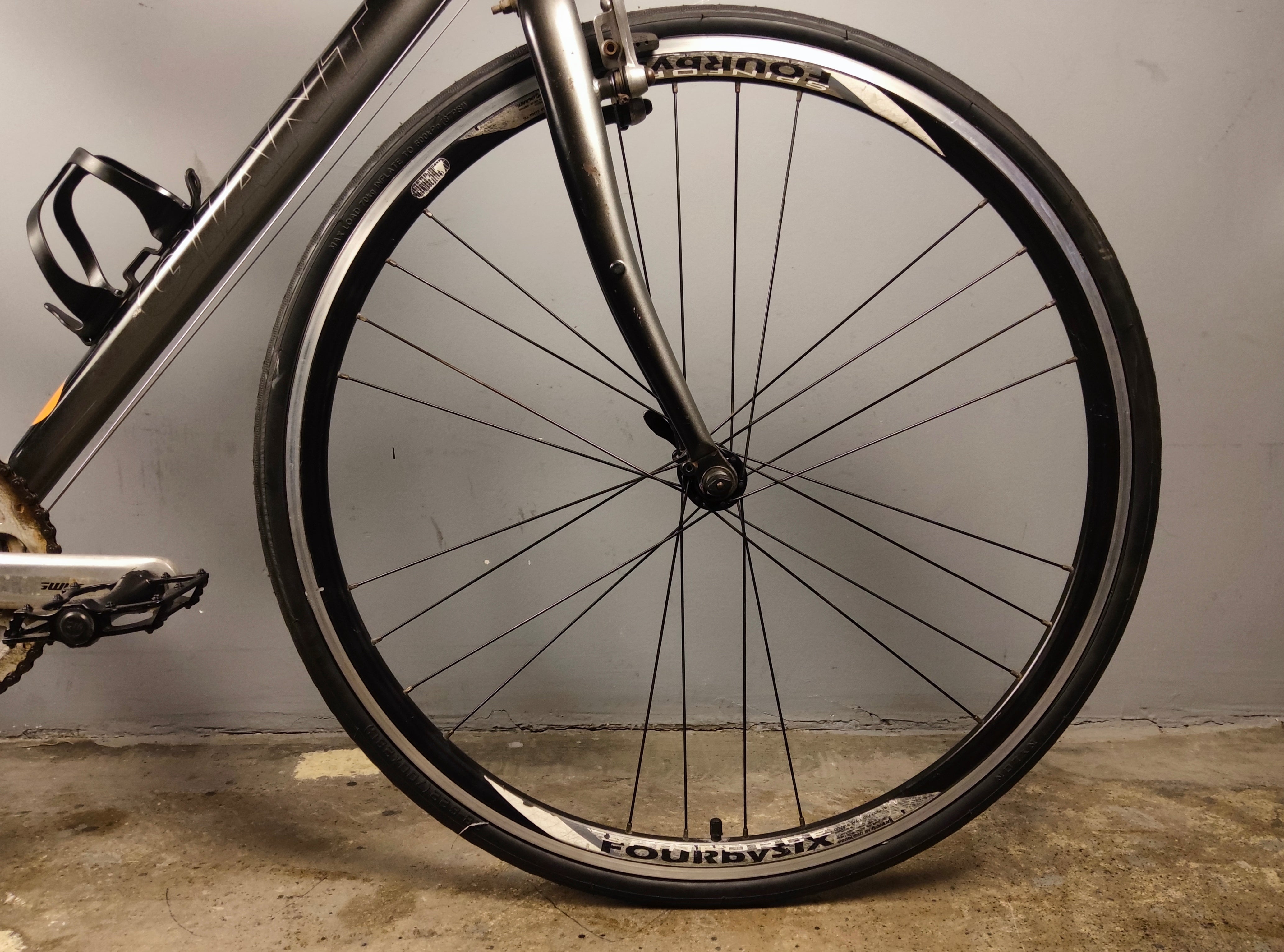 Giant Escape R3 Hybrid Bike