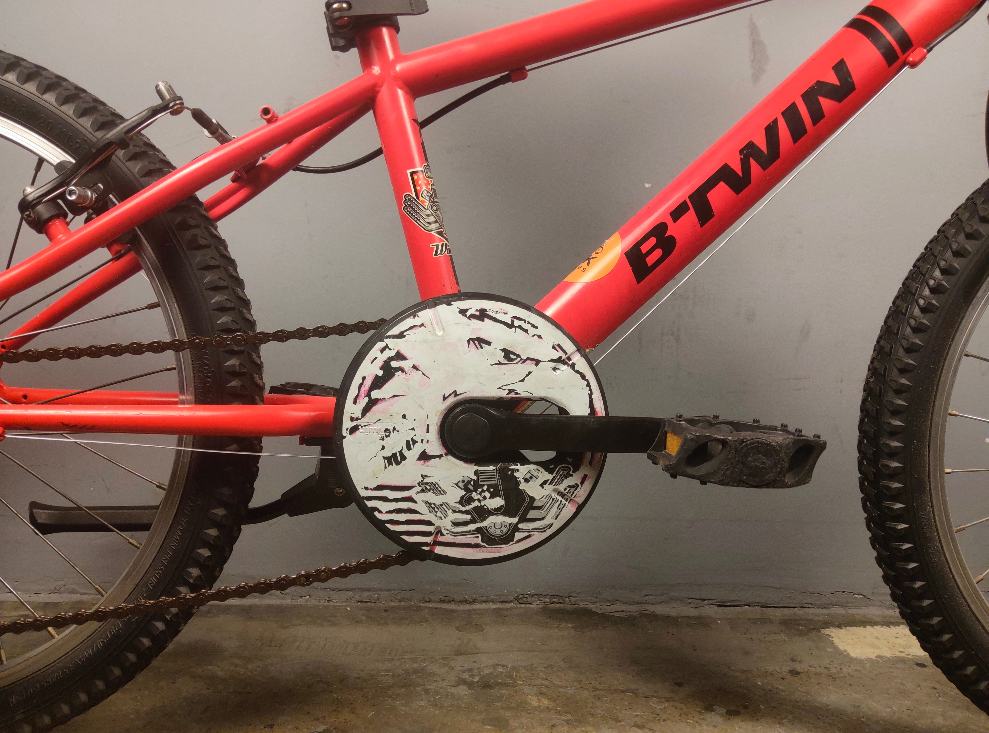 B'twin Racing Boy 320 Kids Bike