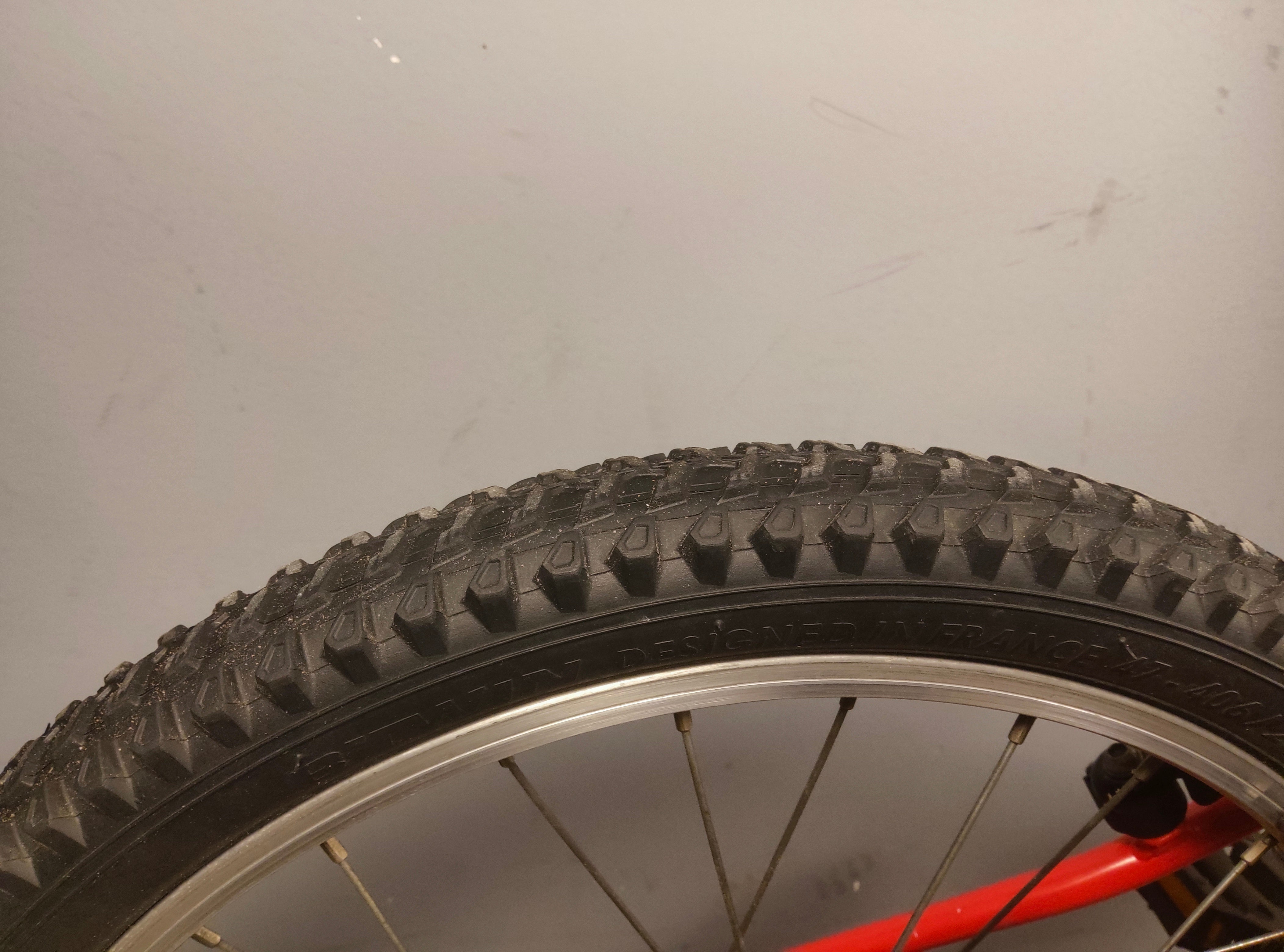 B'twin Racing Boy 320 Kids Bike