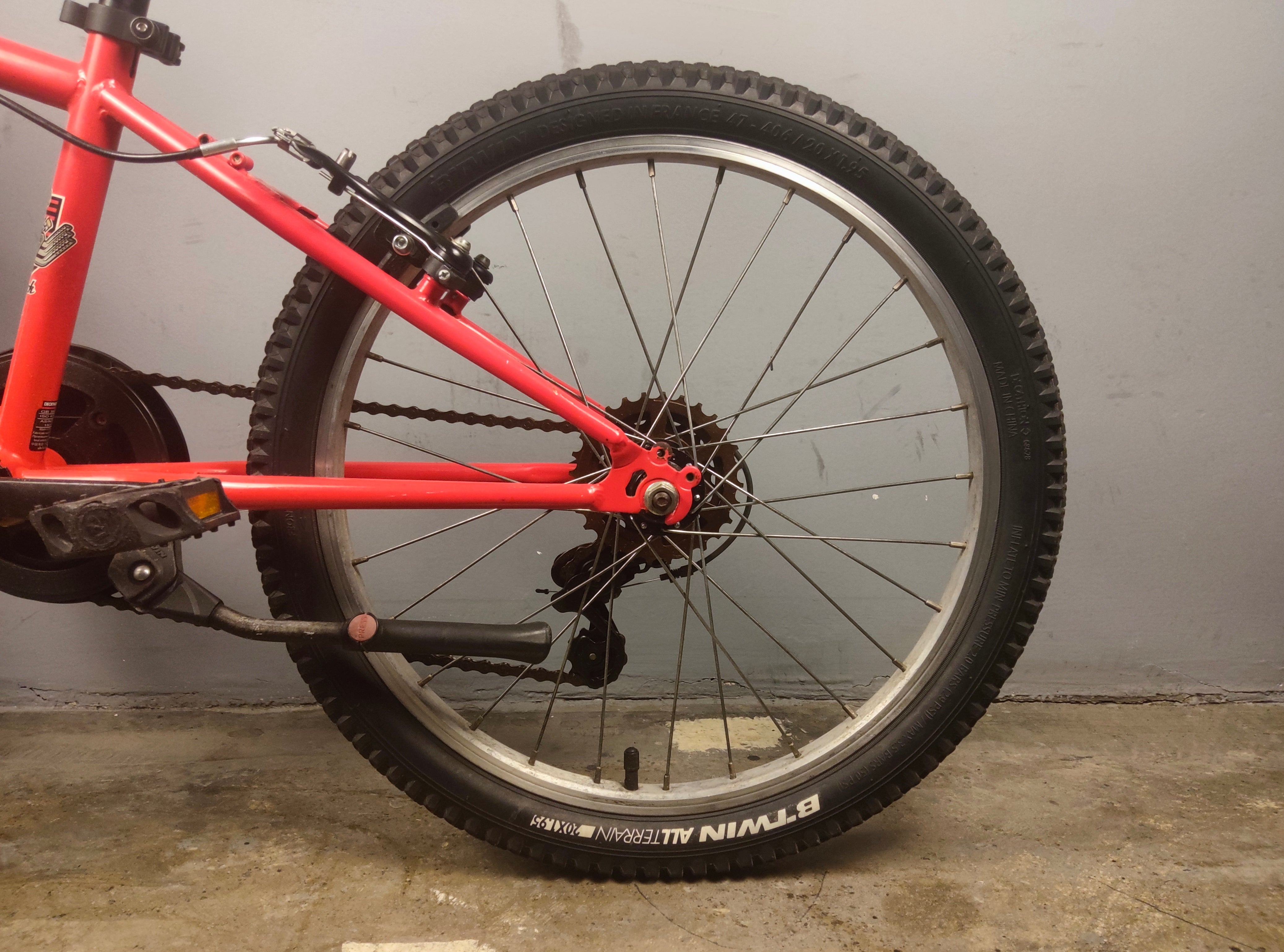 B'twin Racing Boy 320 Kids Bike