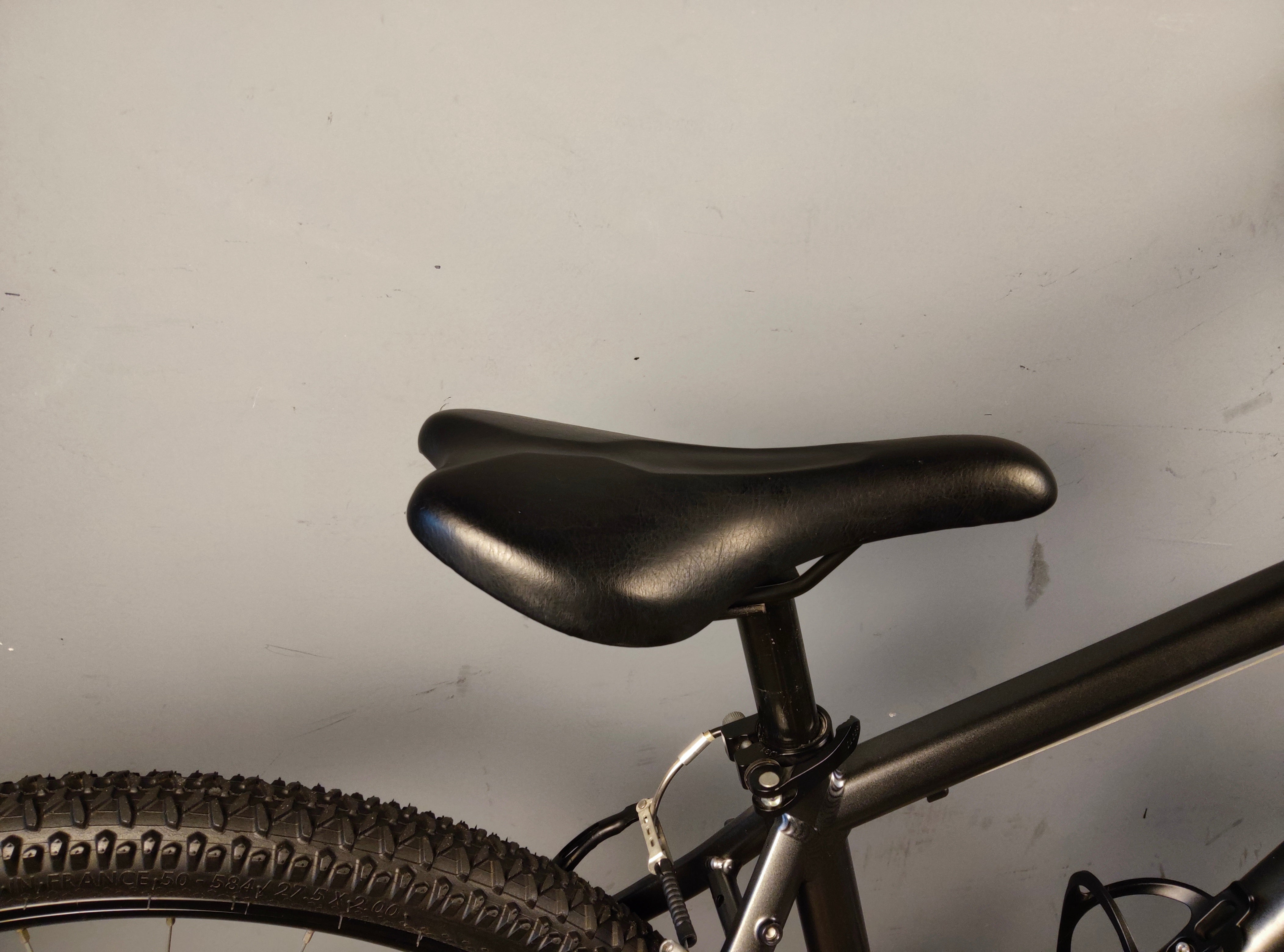 B'twin Rockrider ST-100 Mountain Bike