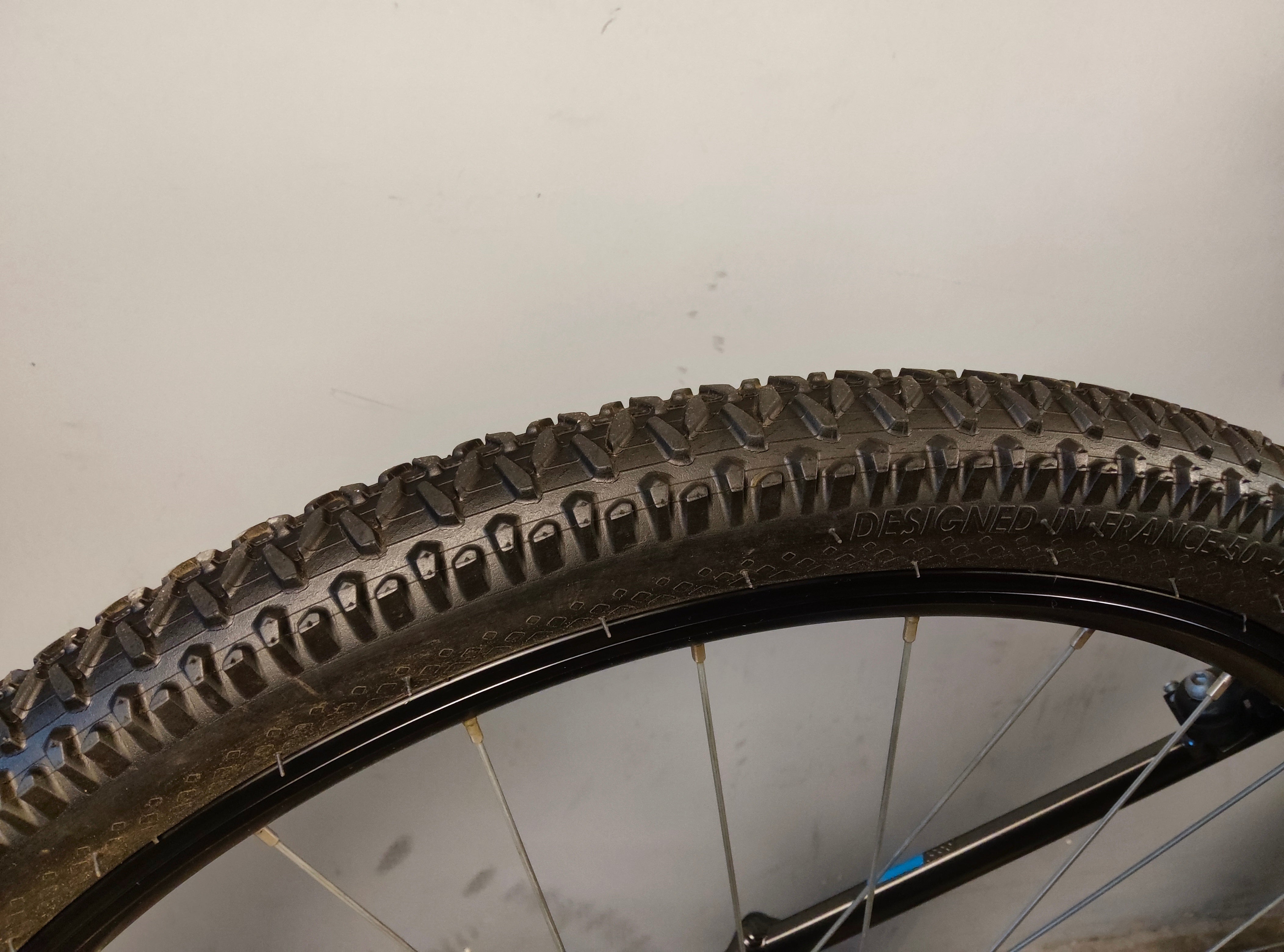 B'twin Rockrider ST-100 Mountain Bike