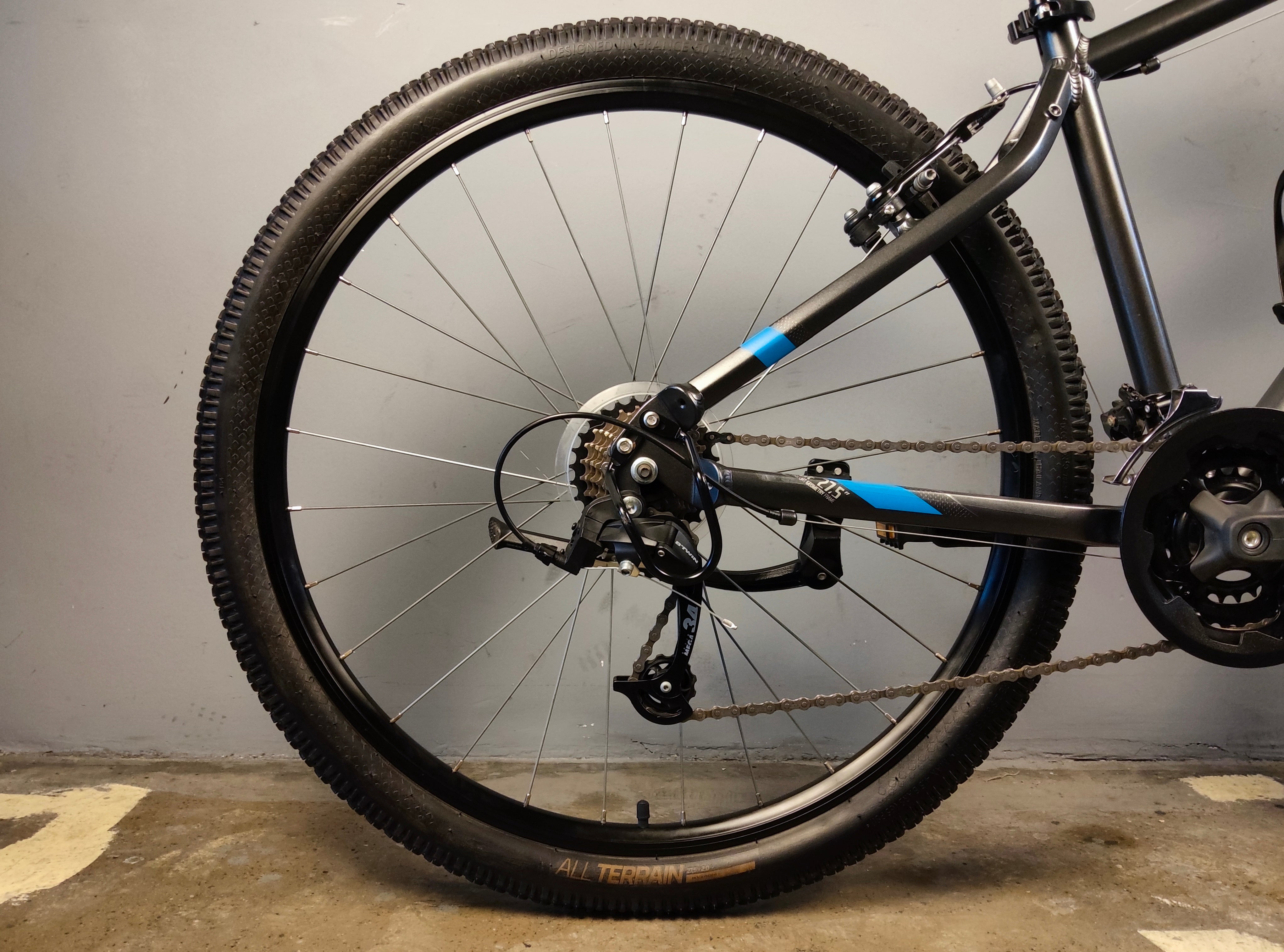B'twin Rockrider ST-100 Mountain Bike