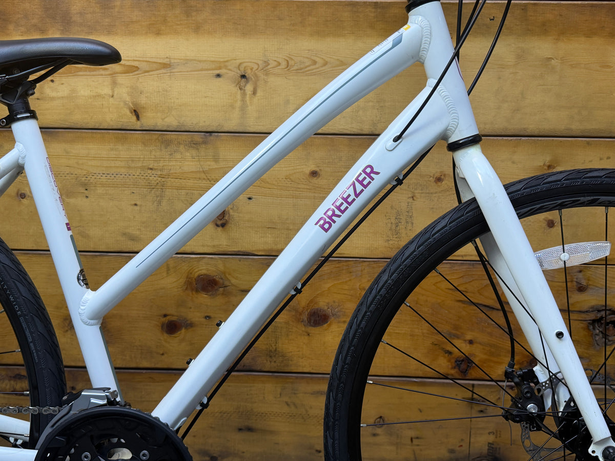Breezer Discovery 1 ST Hybrid Bike