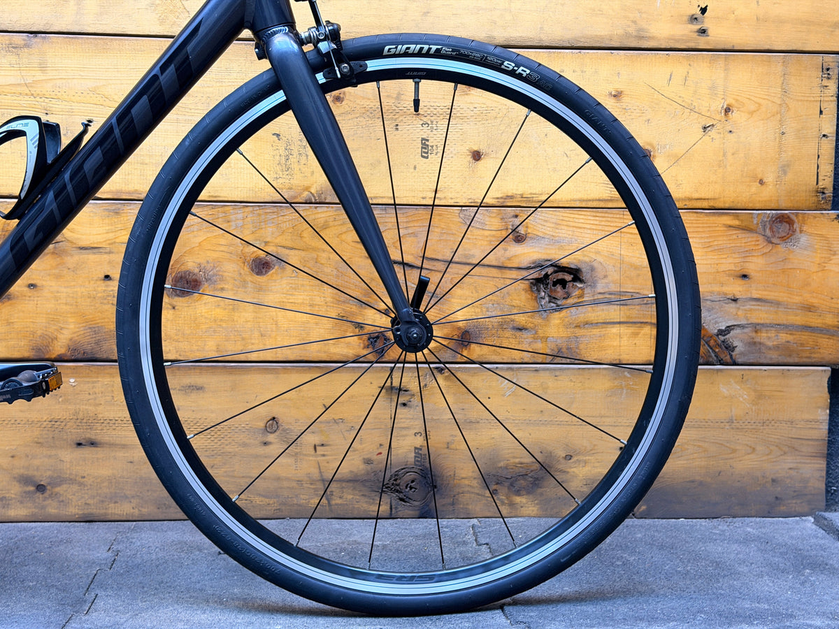 RENT Giant Contend 3 Road Bike