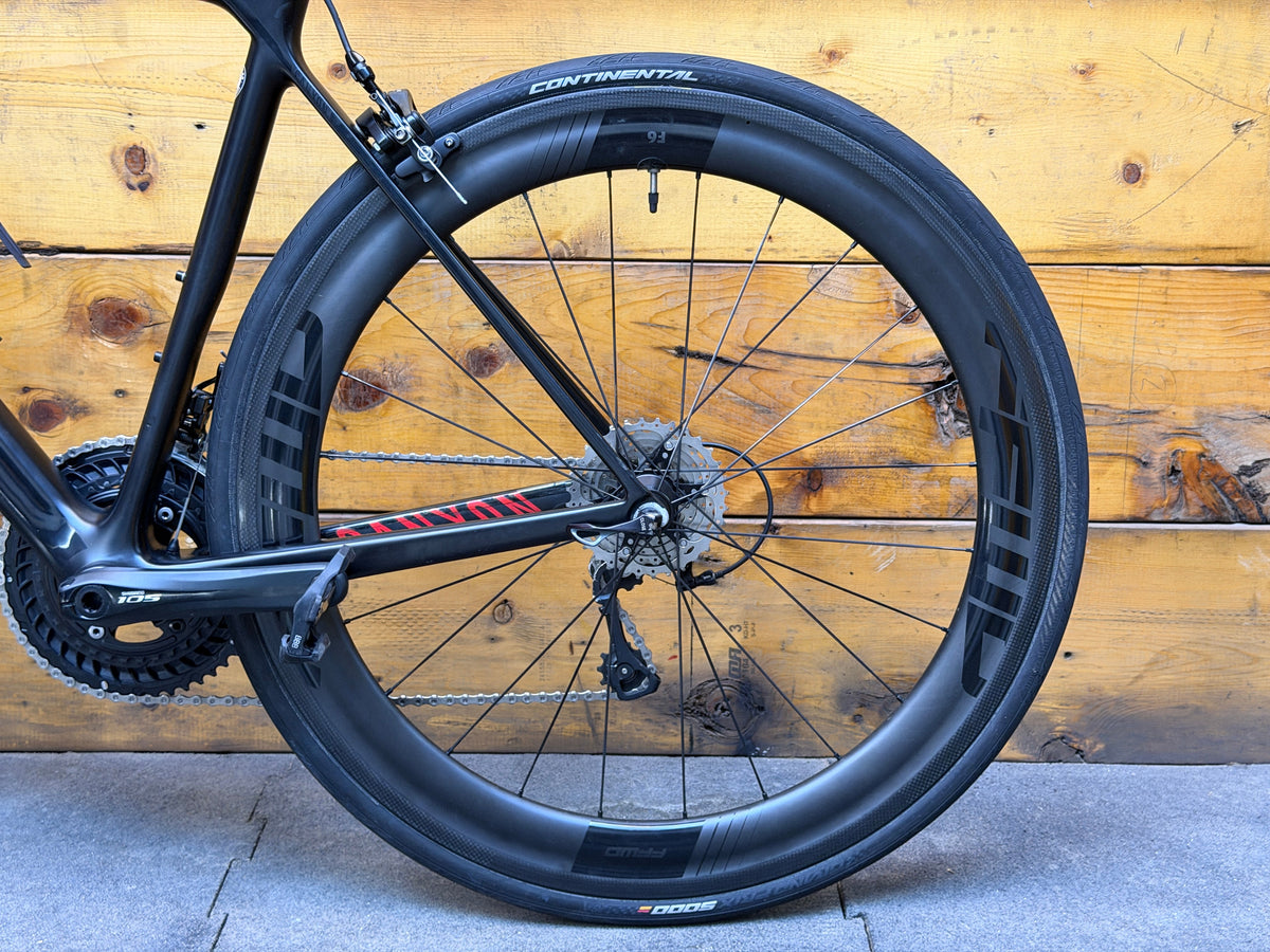 RENT Canyon Endurace CF F10 Road Bike