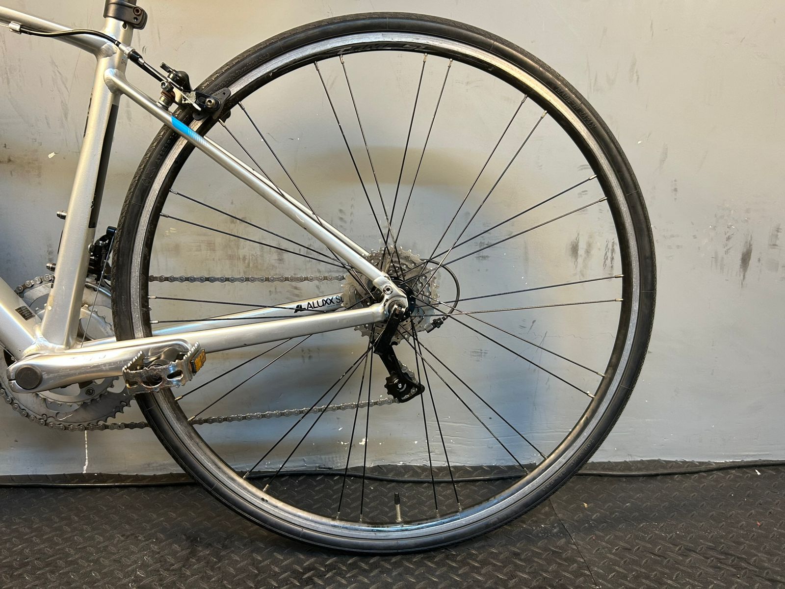 RENT Giant Defy Aluxx Road Bike