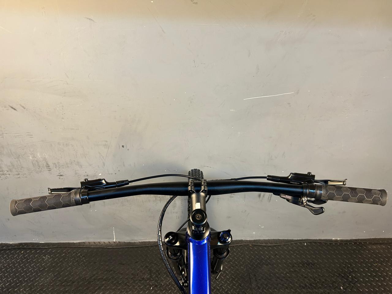 Trek Xcaliber 8 Mountain Bike