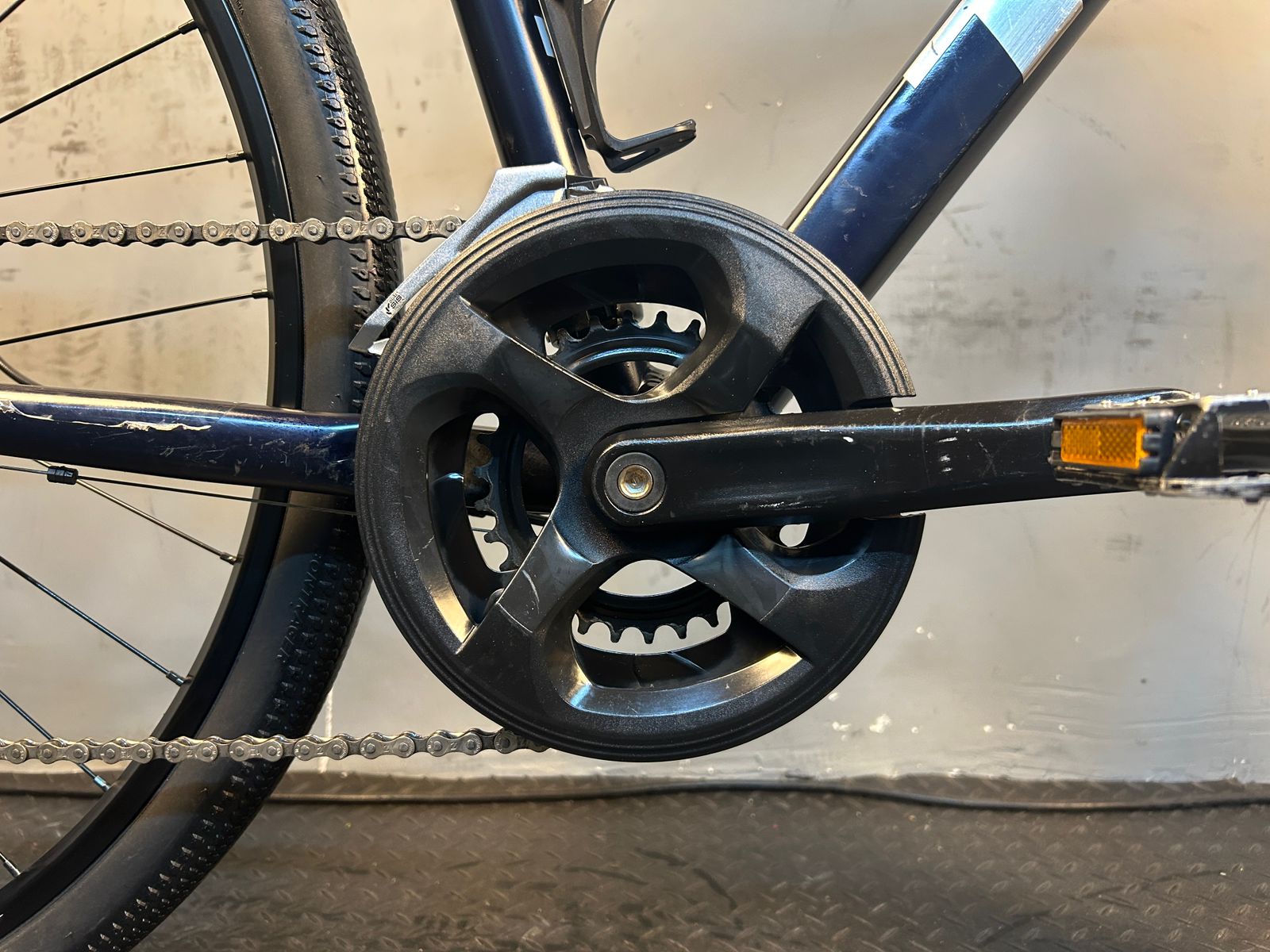 Trek Dual Sport 1 Hybrid Bike