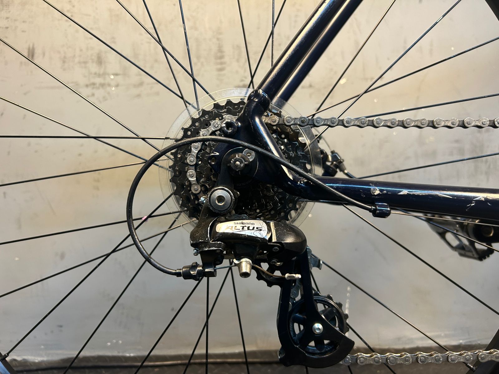 Trek Dual Sport 1 Hybrid Bike