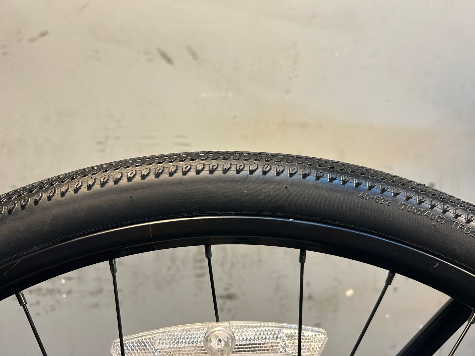 Trek Dual Sport 1 Hybrid Bike